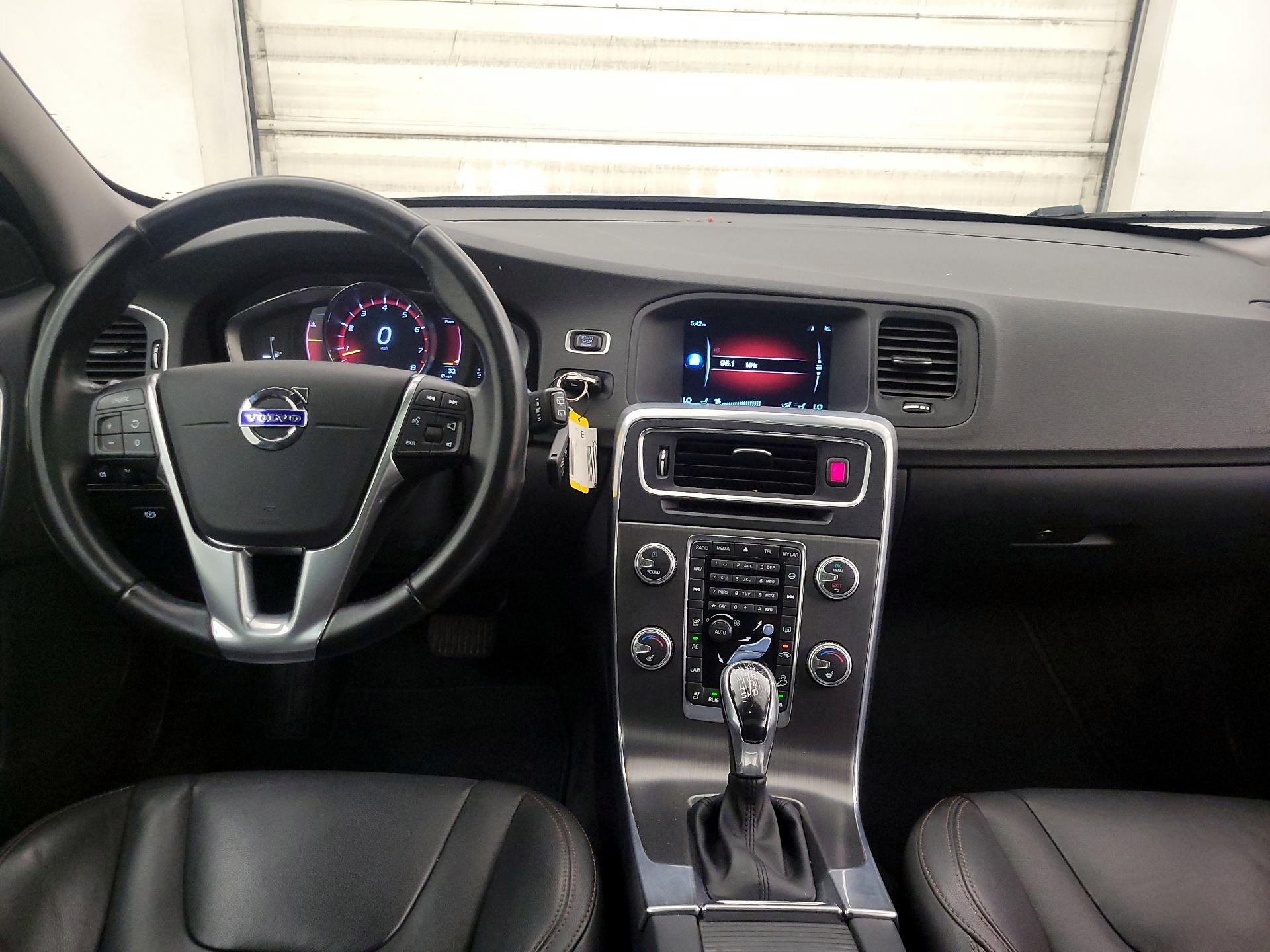 Thumbnail: 2016 Volvo S60 - 9