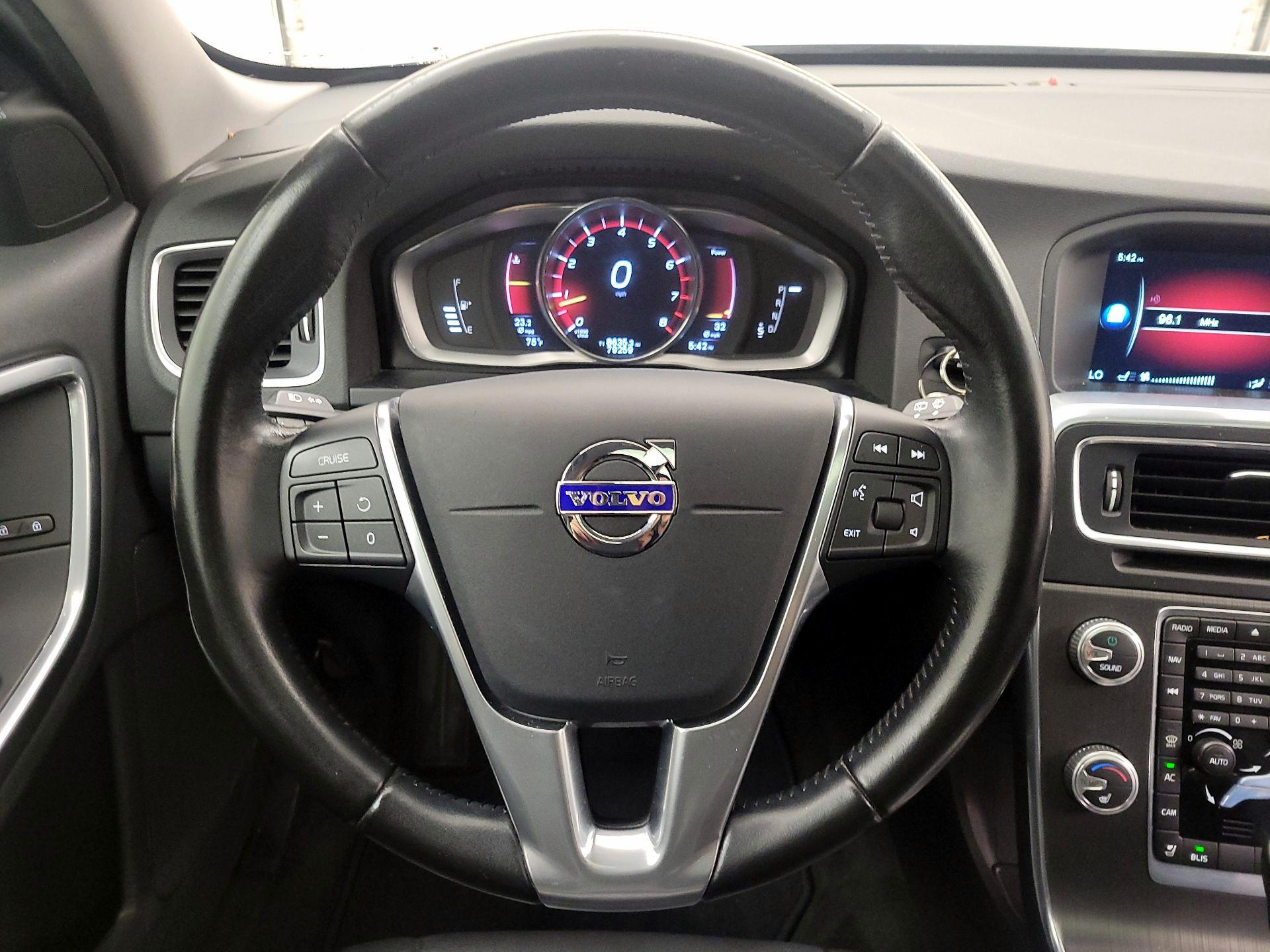 Thumbnail: 2016 Volvo S60 - 10