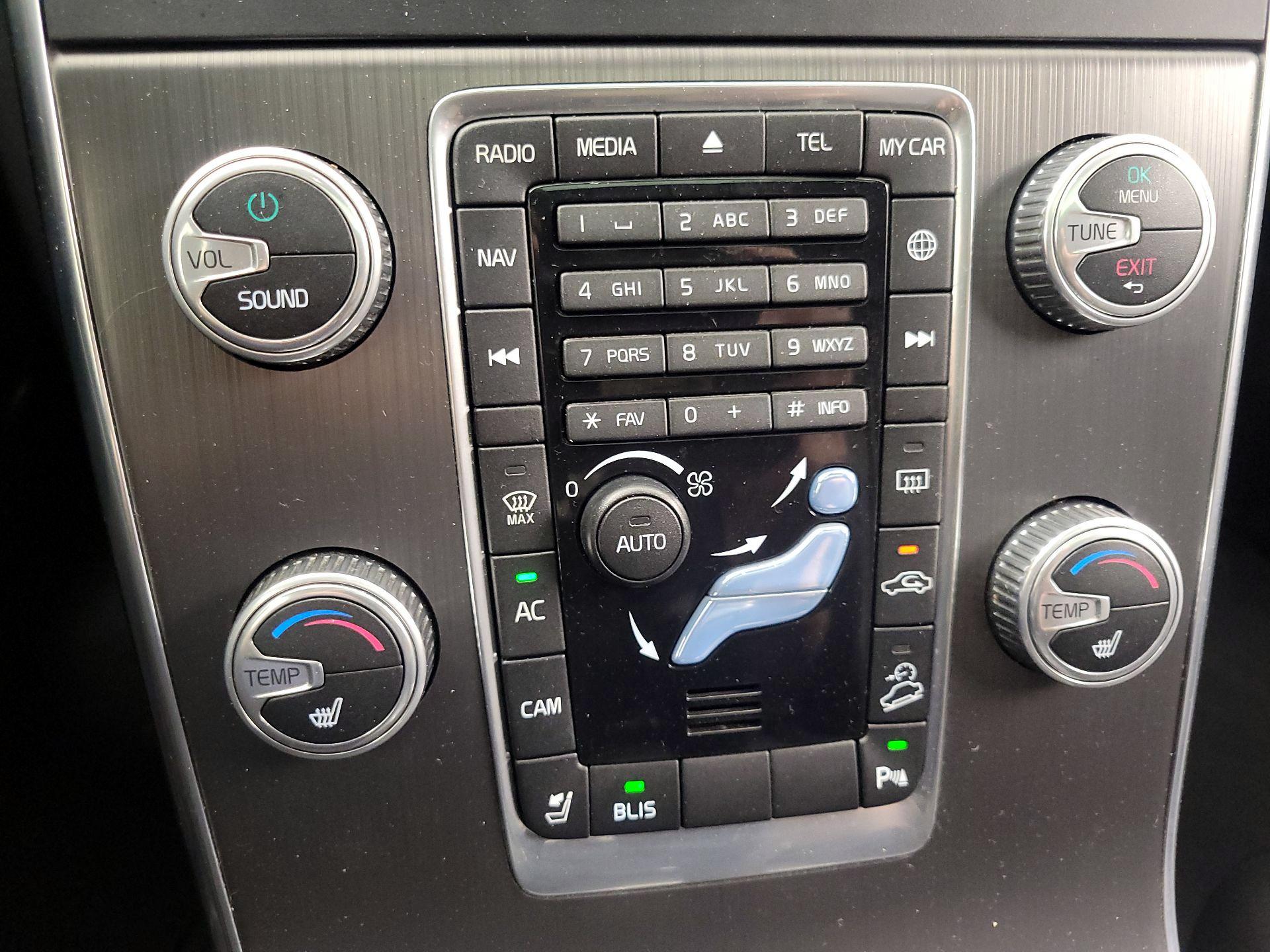 Thumbnail: 2016 Volvo S60 - 15