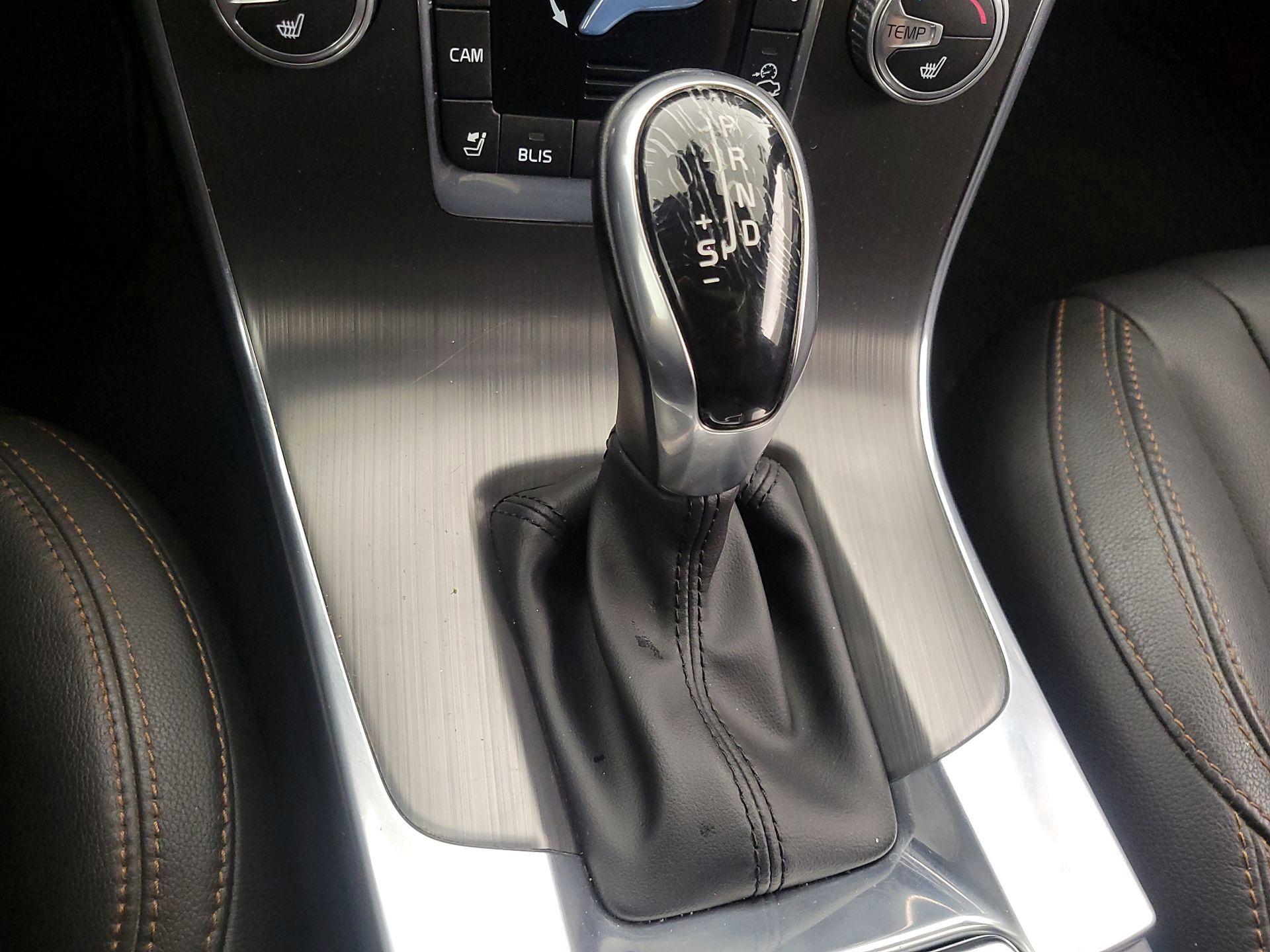Thumbnail: 2016 Volvo S60 - 16
