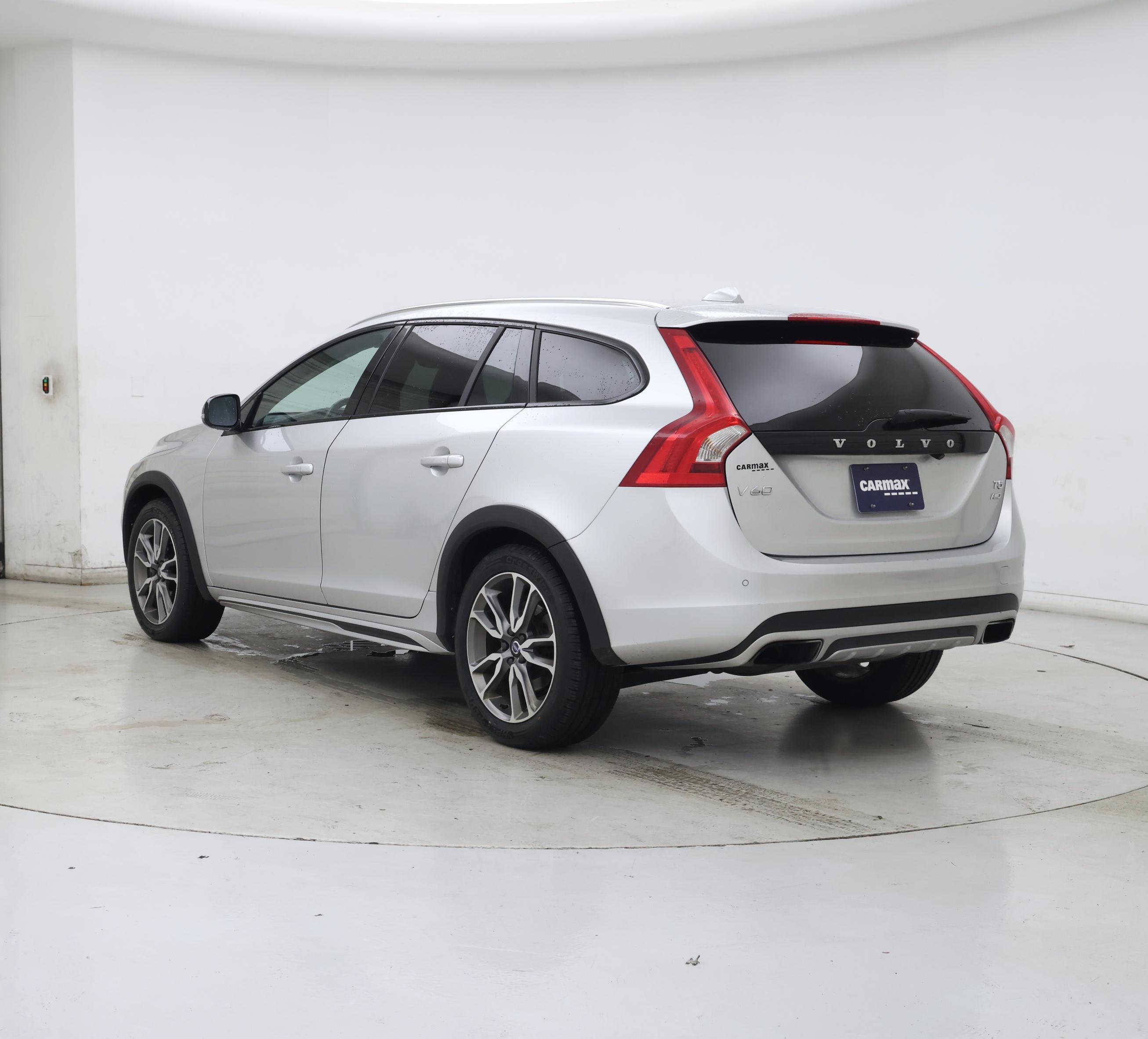 Thumbnail: 2016 Volvo S60 - 2