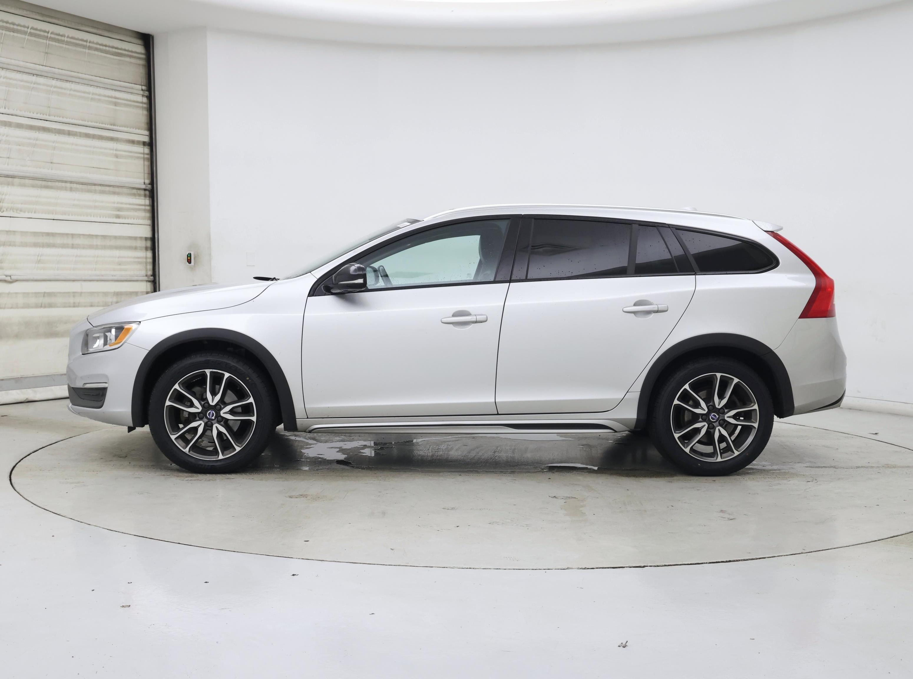 Thumbnail: 2016 Volvo S60 - 3