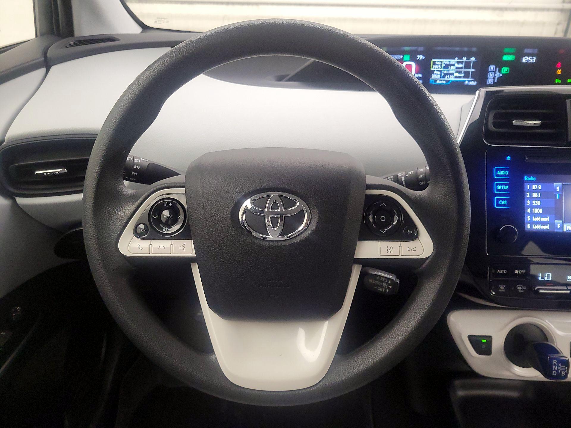 Thumbnail: 2018 Toyota Prius - 10