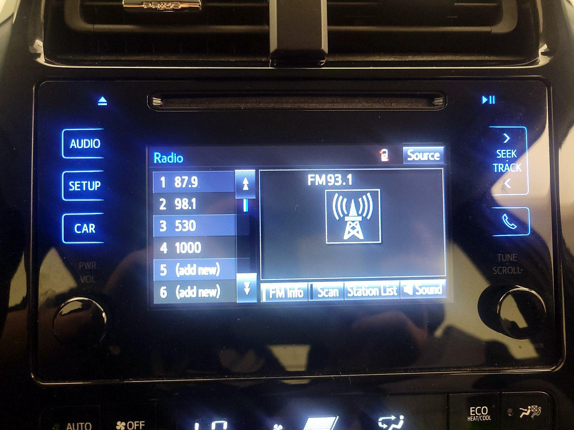 Thumbnail: 2018 Toyota Prius - 15