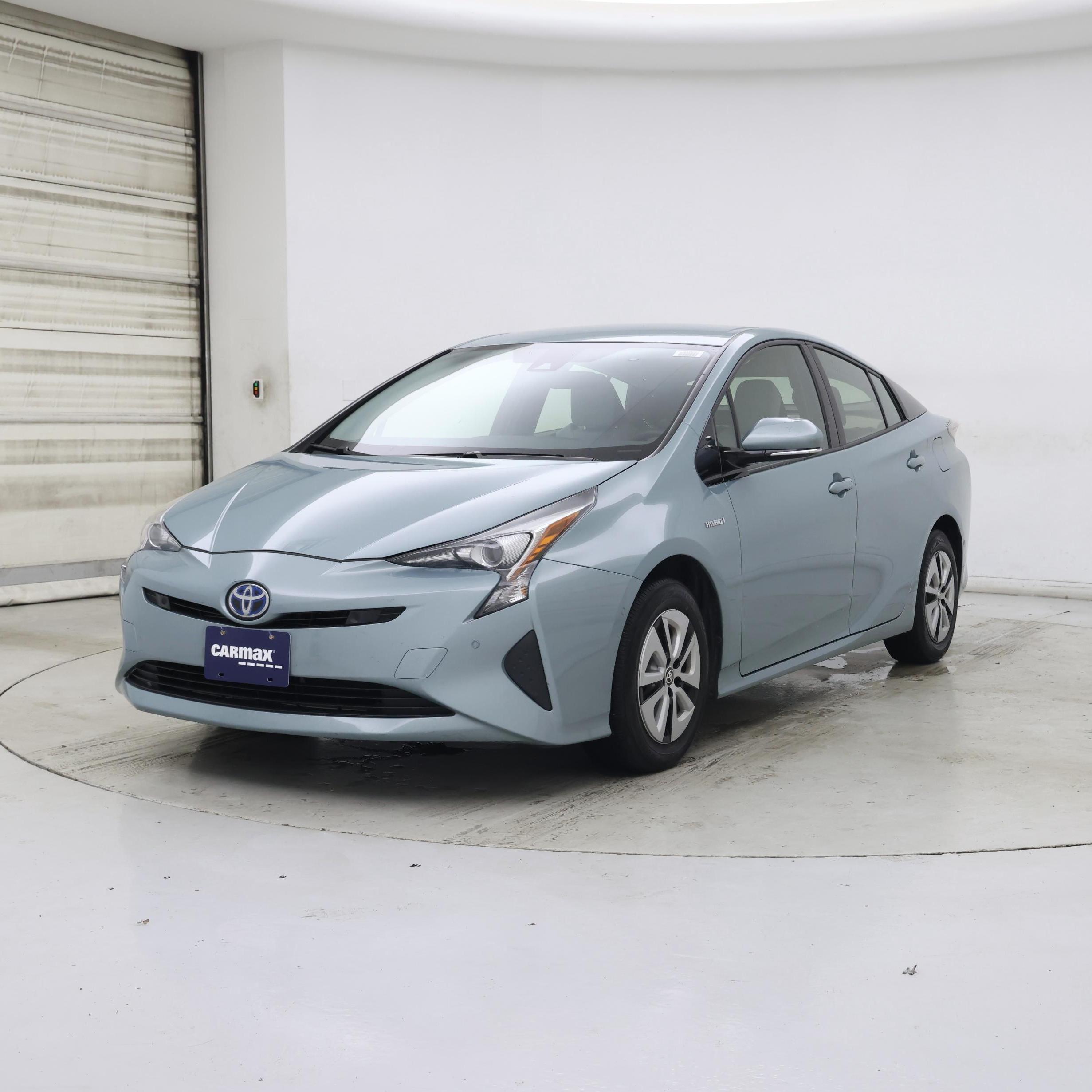 Thumbnail: 2018 Toyota Prius - 4