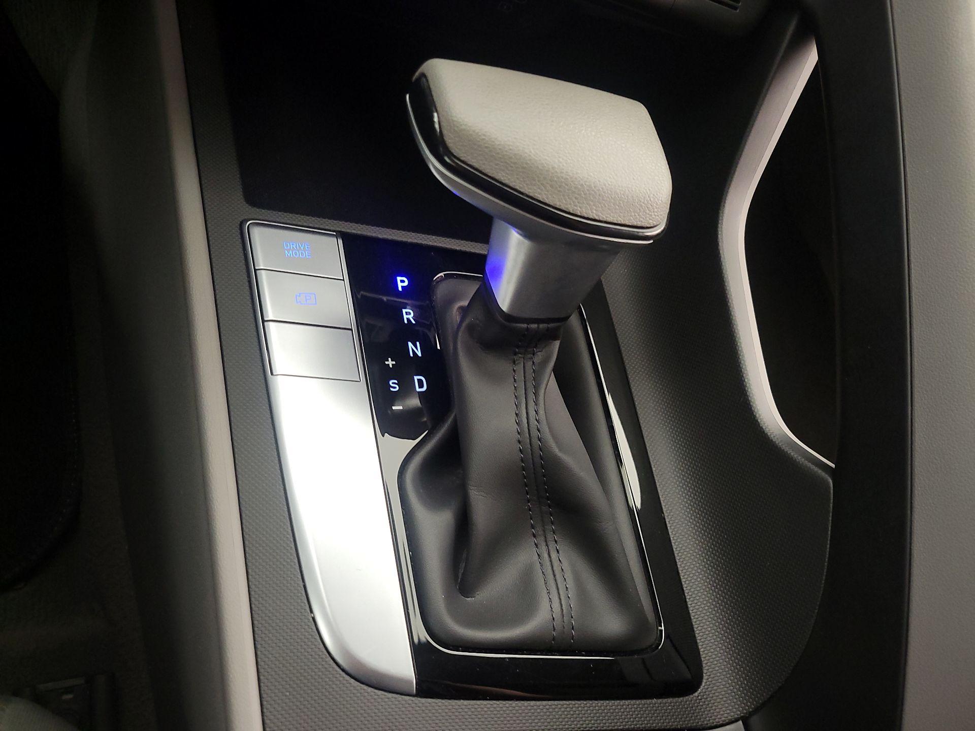 Thumbnail: 2023 Hyundai Elantra - 17