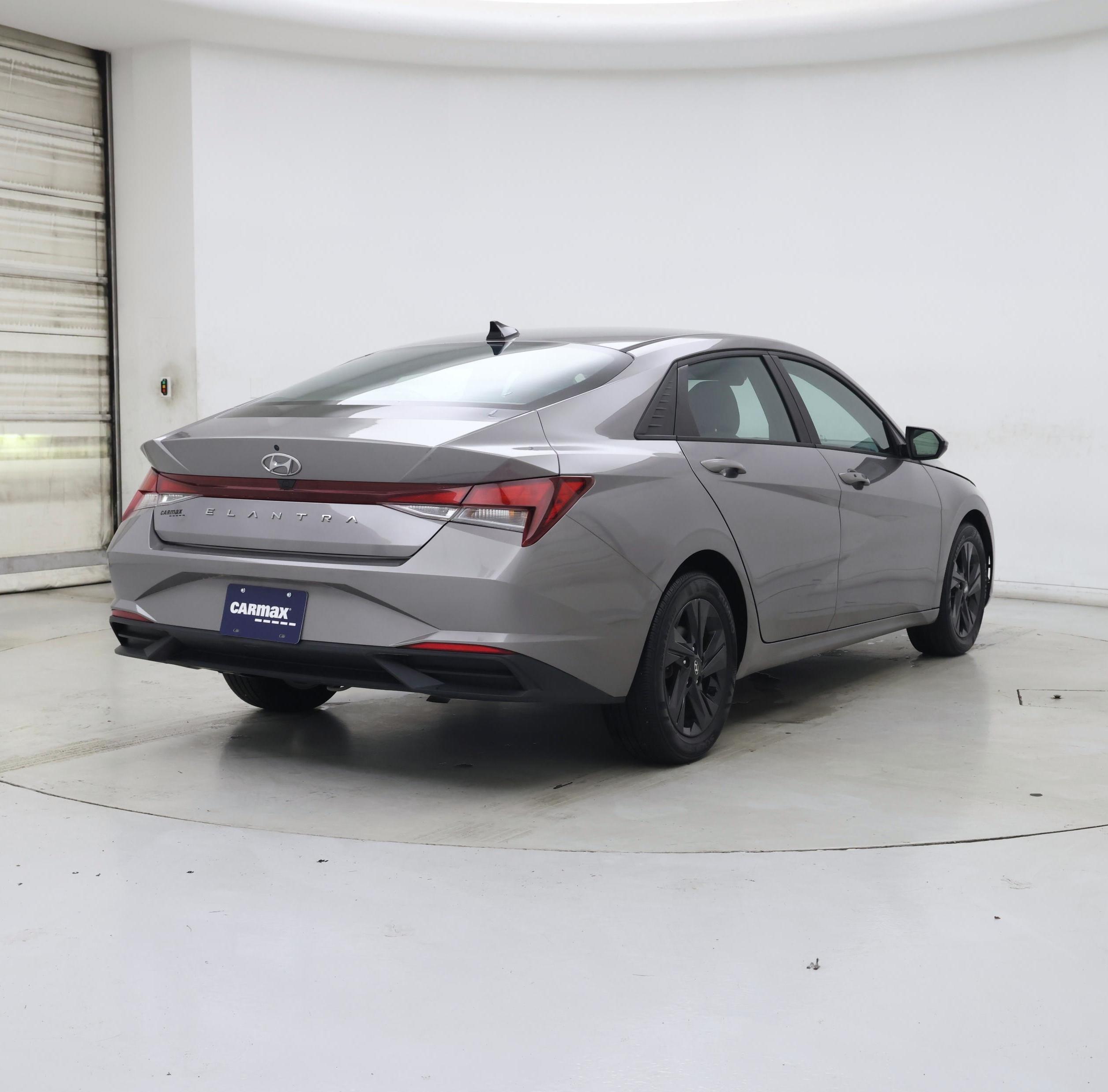 Thumbnail: 2023 Hyundai Elantra - 8