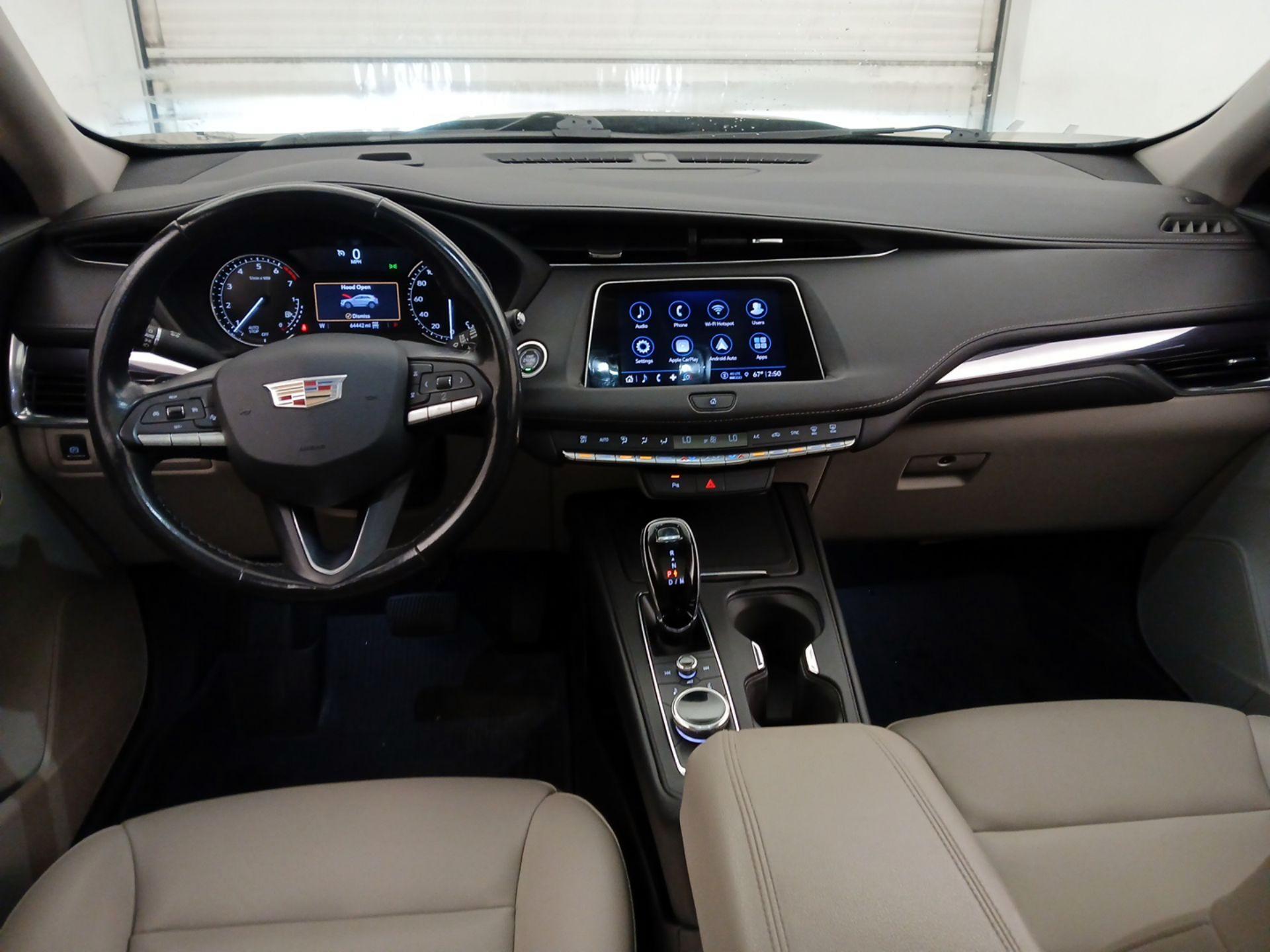 Thumbnail: 2022 Cadillac XT4 - 9