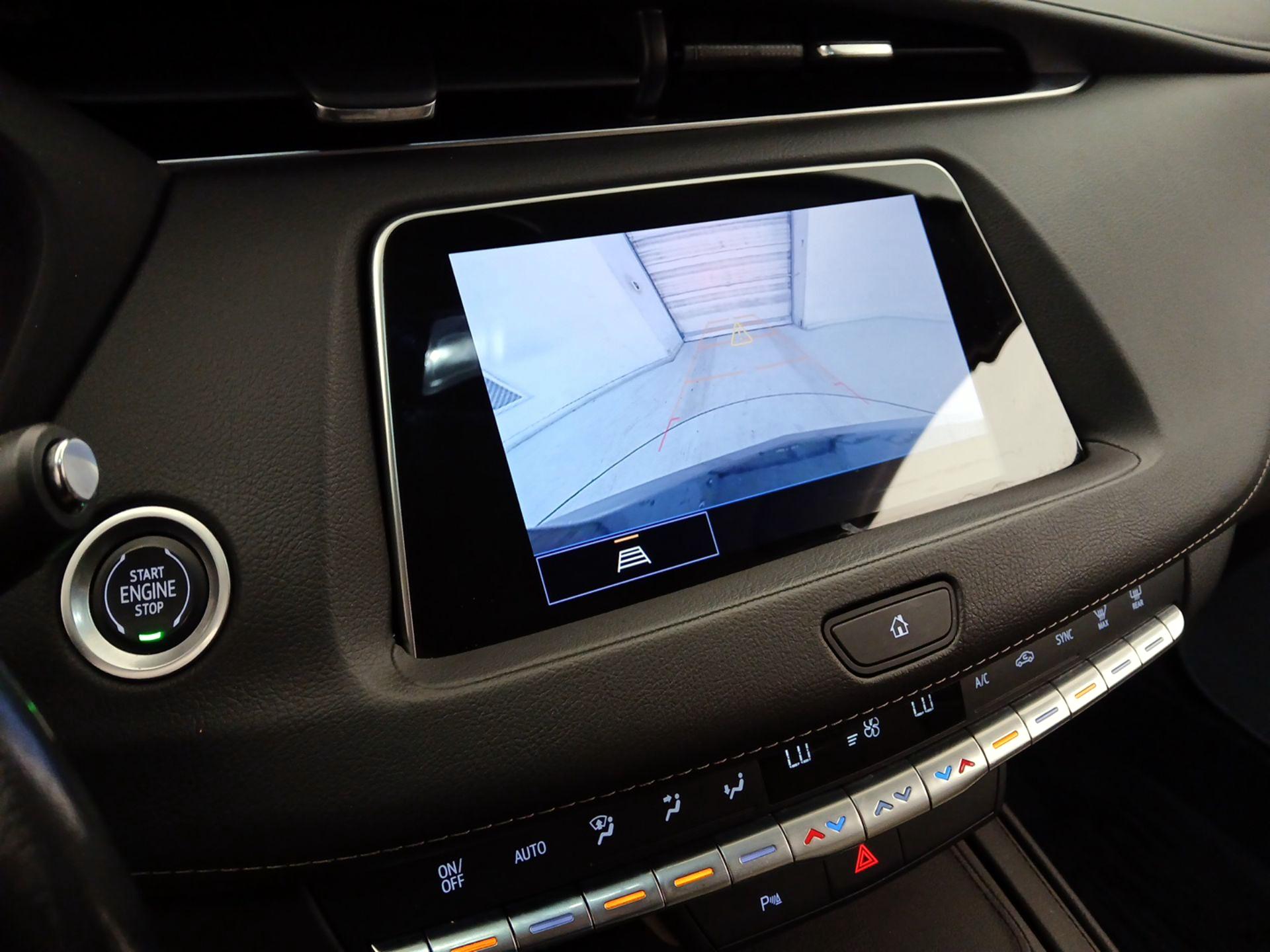 Thumbnail: 2022 Cadillac XT4 - 14