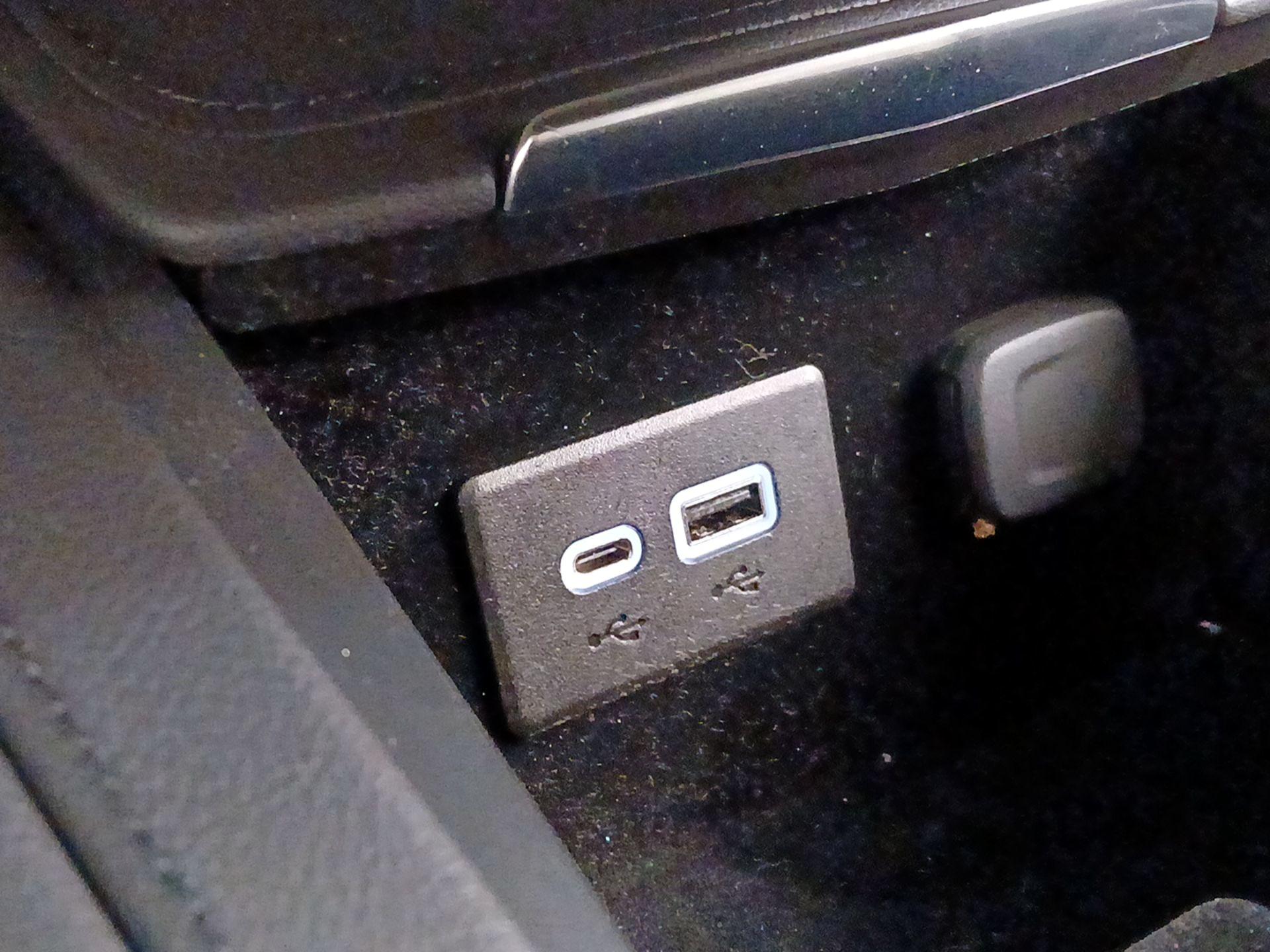 Thumbnail: 2022 Cadillac XT4 - 18