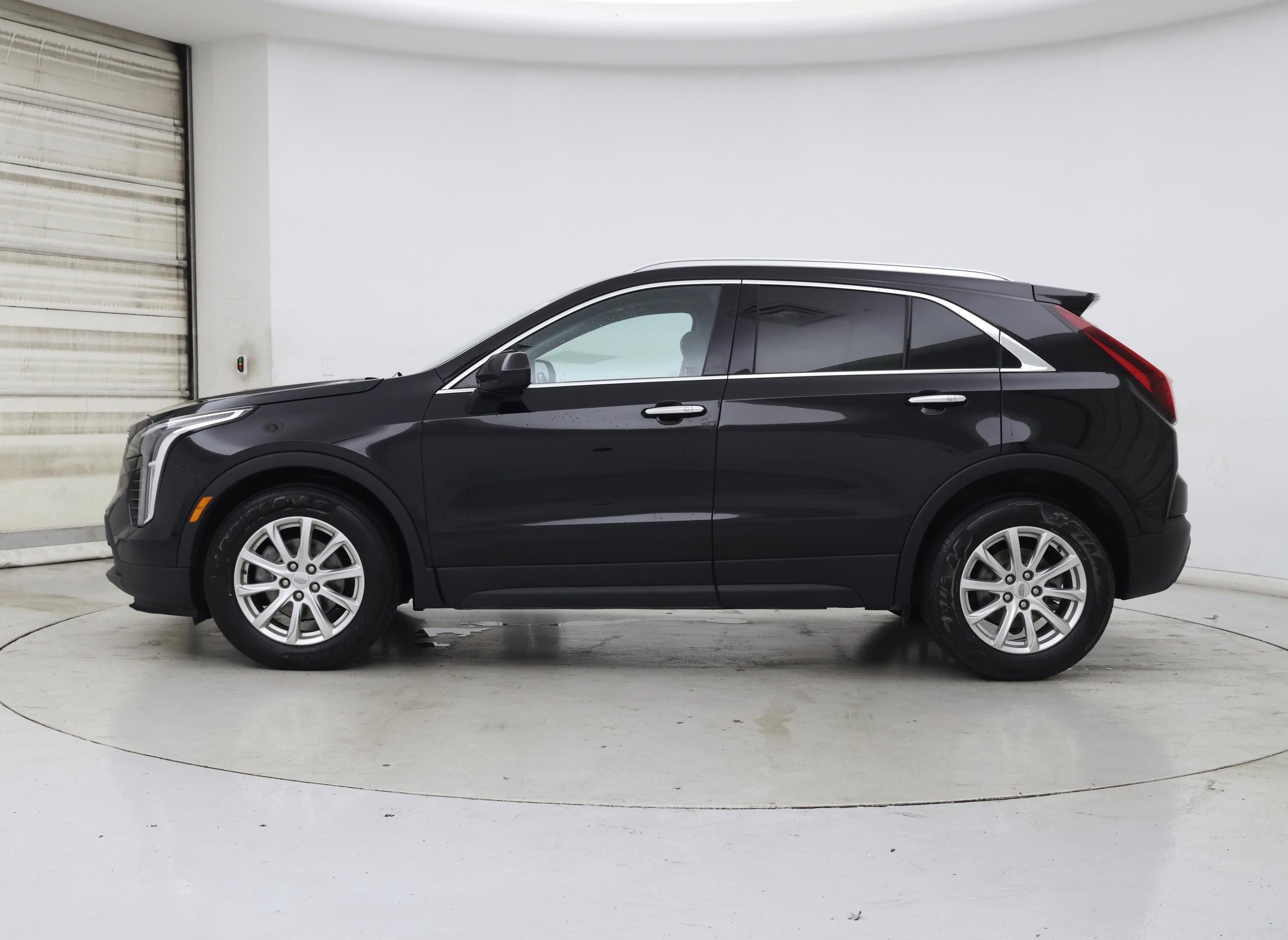 Thumbnail: 2022 Cadillac XT4 - 3