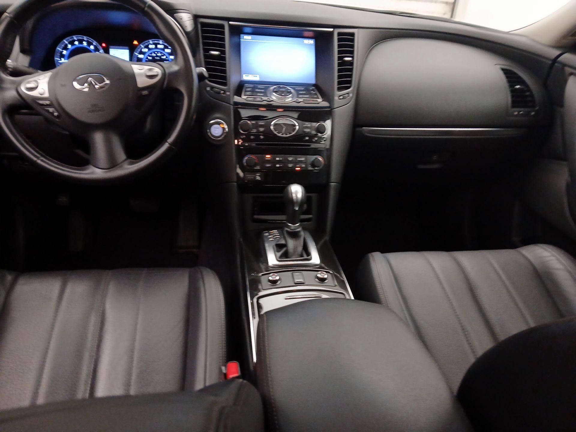 Thumbnail: 2017 INFINITI QX70 - 9