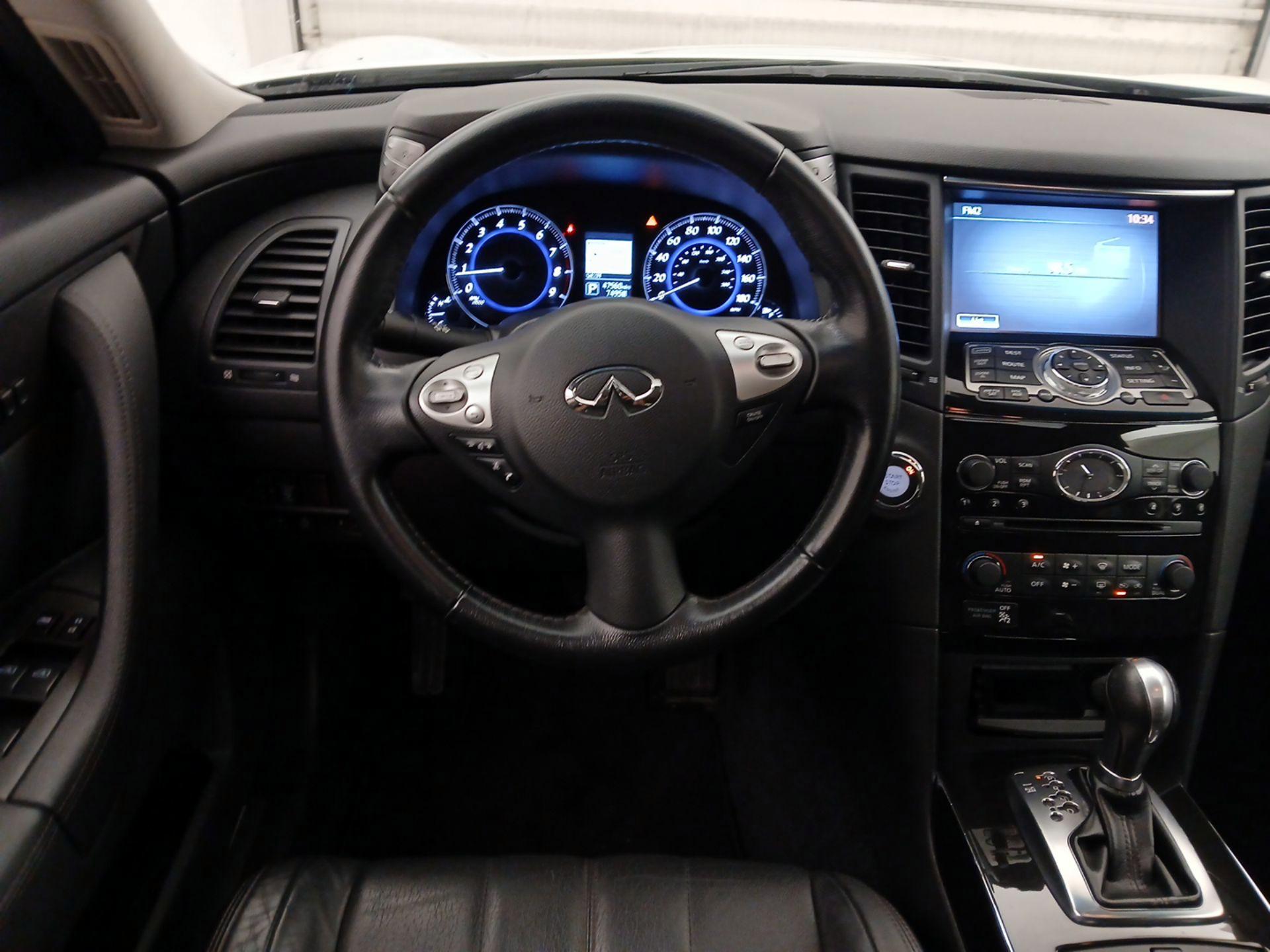 Thumbnail: 2017 INFINITI QX70 - 10