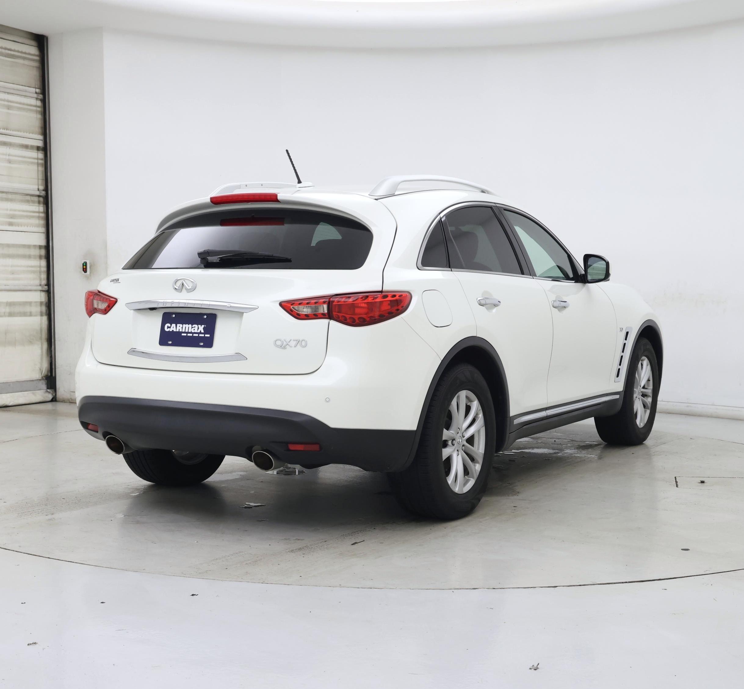 Thumbnail: 2017 INFINITI QX70 - 8