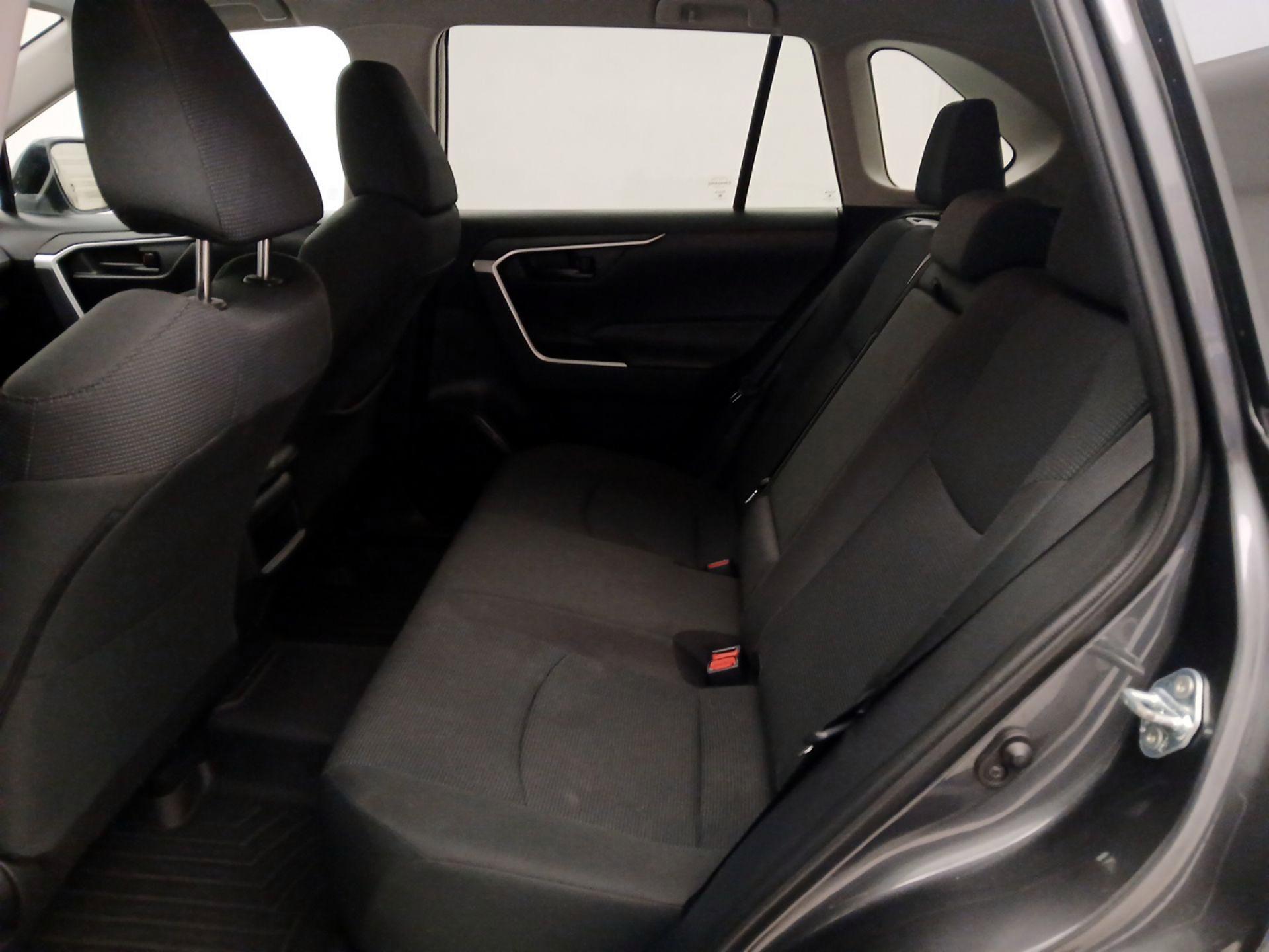 Thumbnail: 2020 Toyota RAV4 - 19