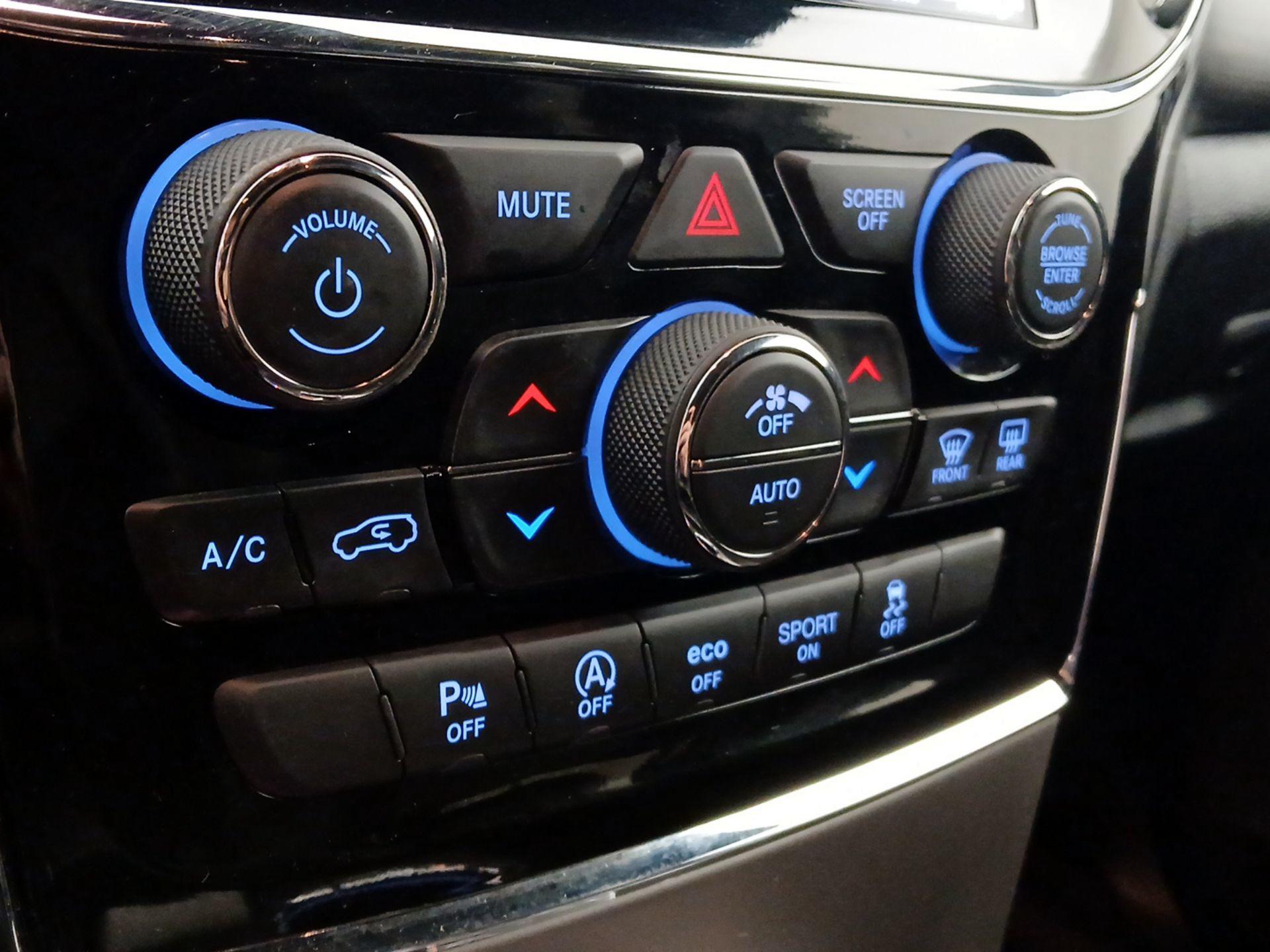 Thumbnail: 2021 Jeep Grand Cherokee - 16