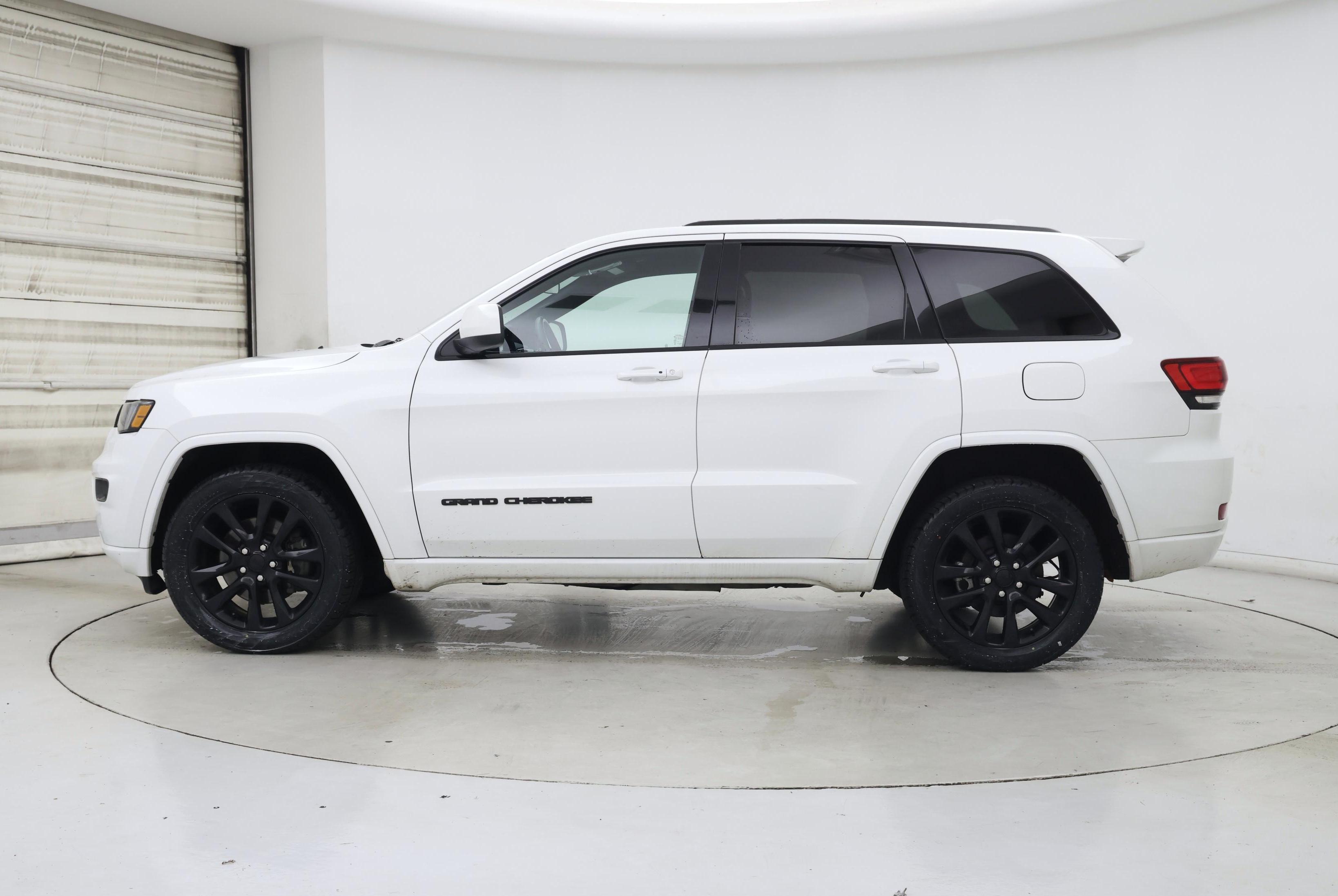 Thumbnail: 2021 Jeep Grand Cherokee - 3