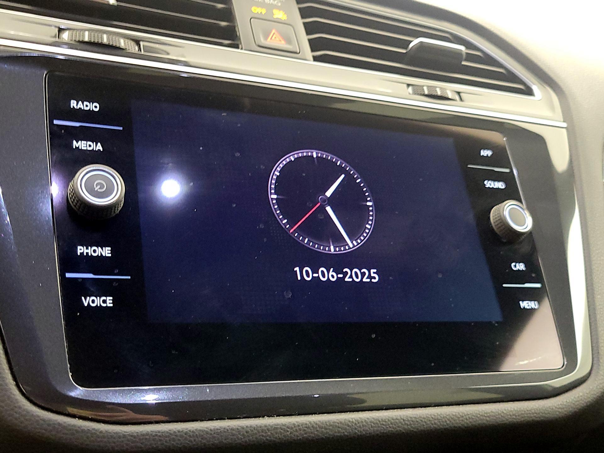 Thumbnail: 2022 Volkswagen Tiguan - 13