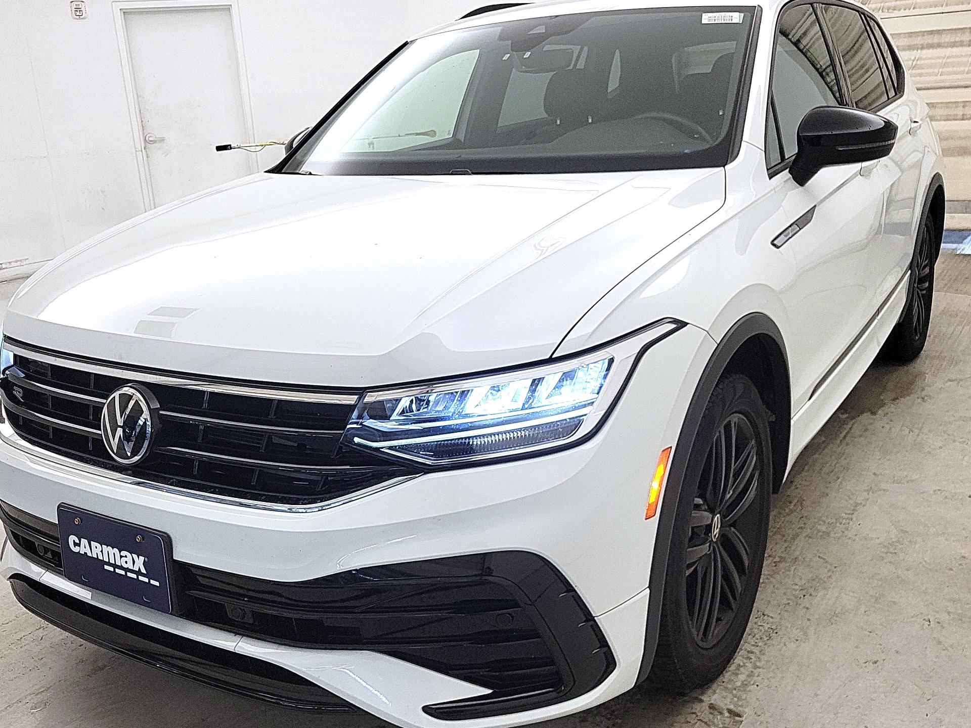 Thumbnail: 2022 Volkswagen Tiguan - 3