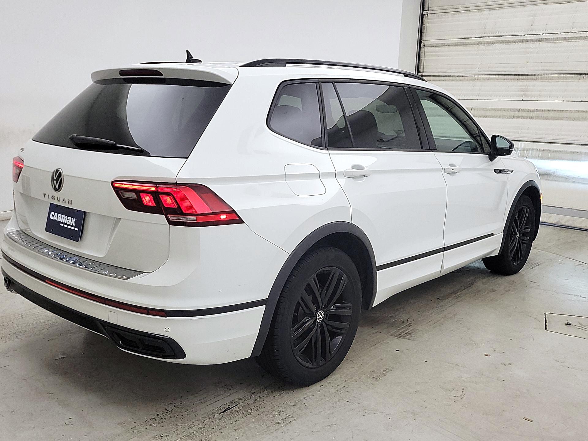 Thumbnail: 2022 Volkswagen Tiguan - 5