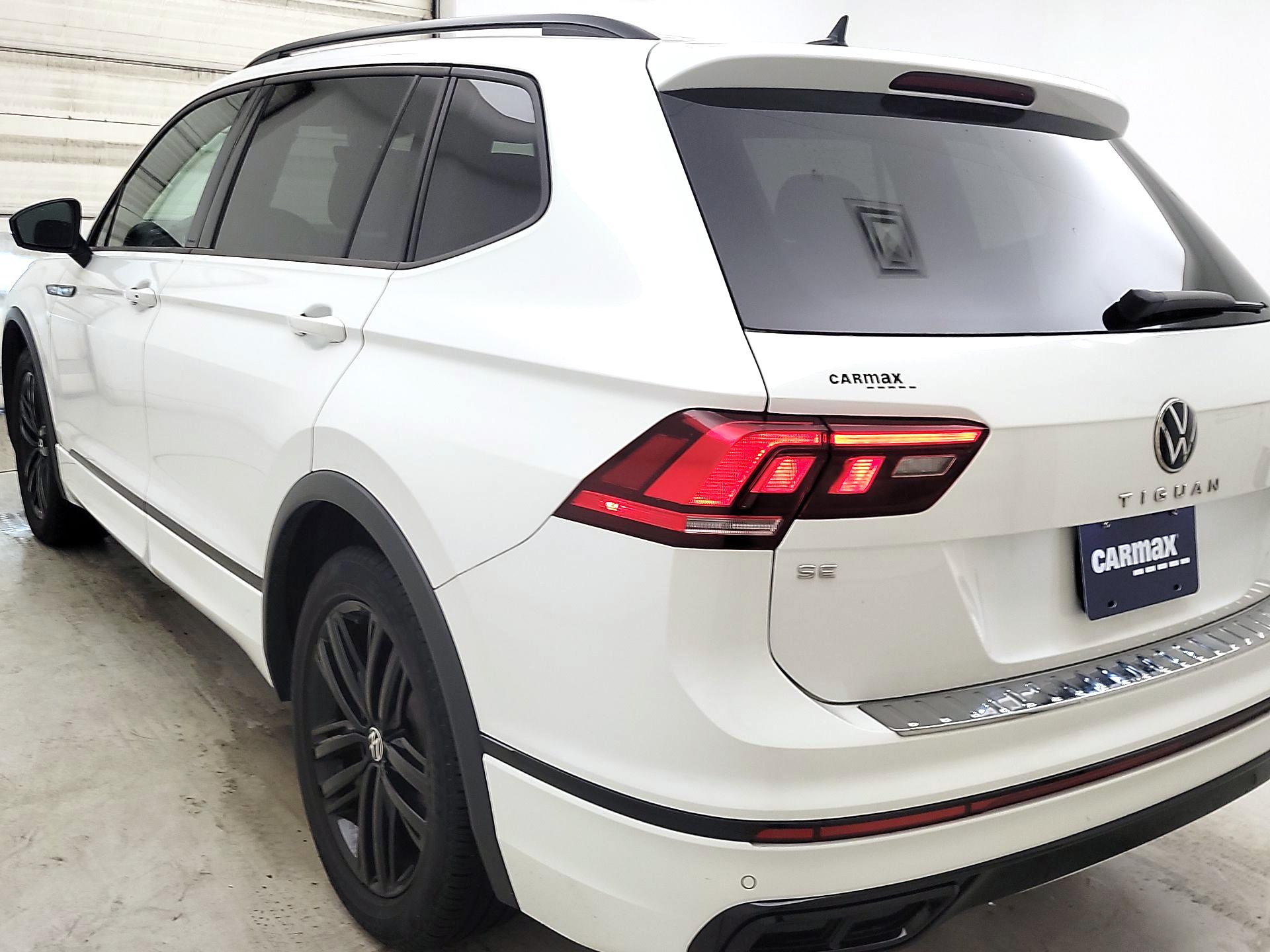 Thumbnail: 2022 Volkswagen Tiguan - 7