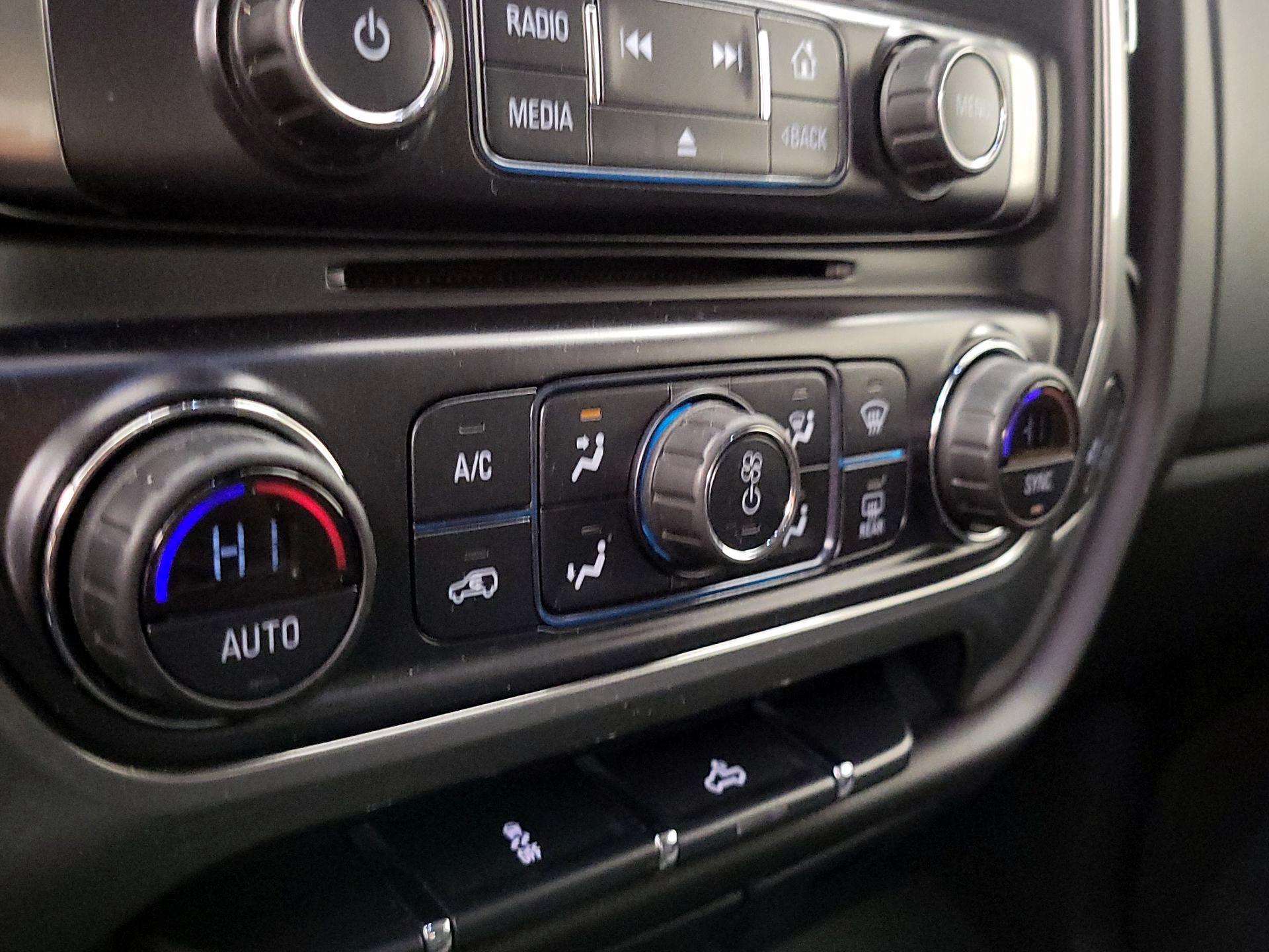 Thumbnail: 2016 Chevrolet Silverado 1500 - 16