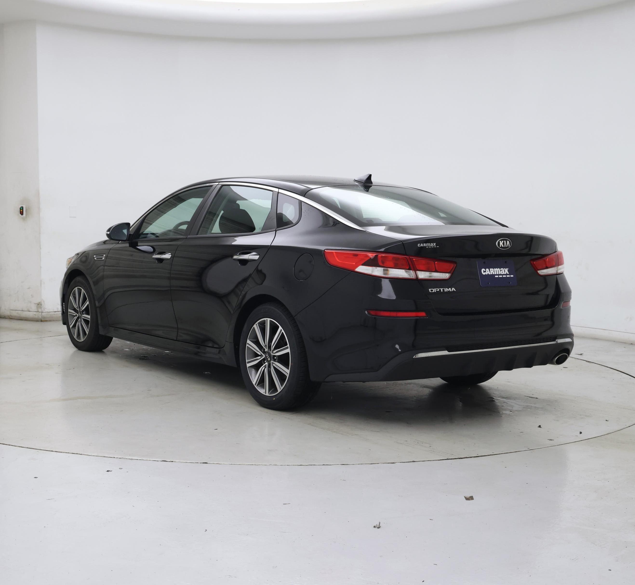 Thumbnail: 2019 Kia Optima - 2