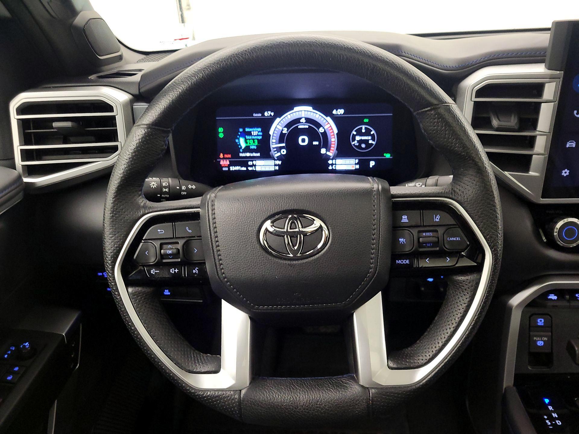 Thumbnail: 2022 Toyota Tundra - 10