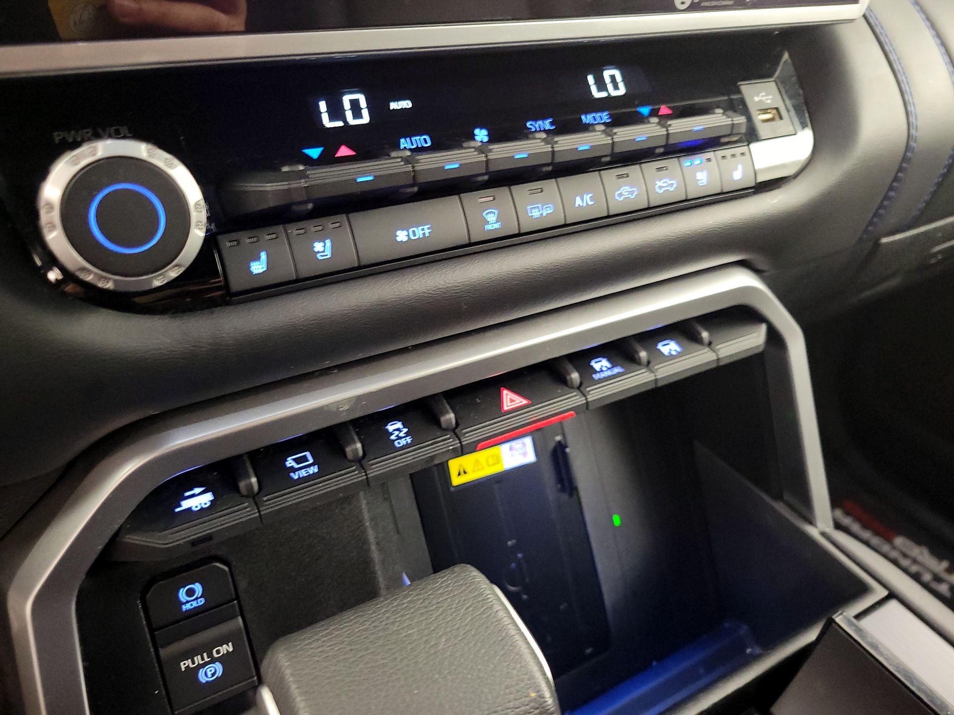 Thumbnail: 2022 Toyota Tundra - 16