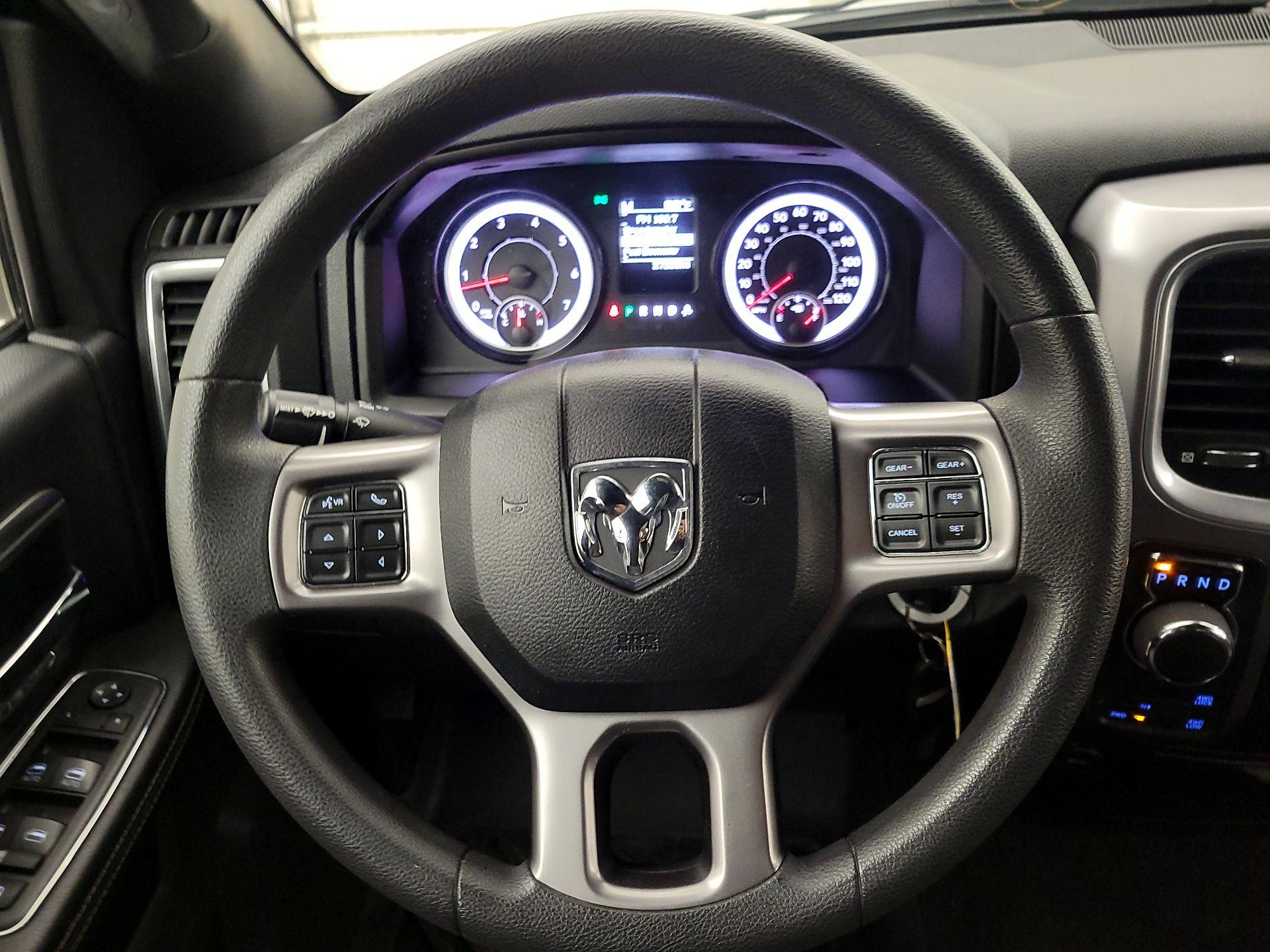 Thumbnail: 2021 RAM 1500 Classic - 10