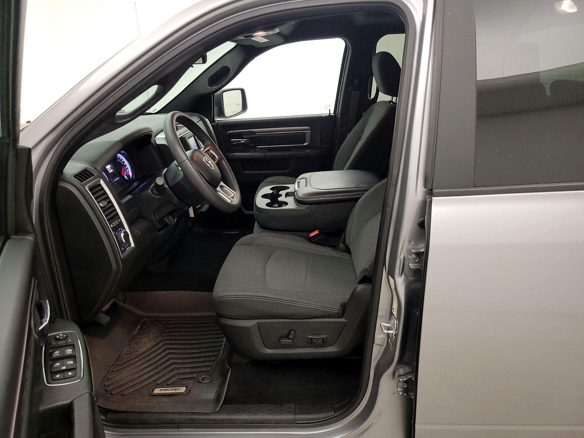 Thumbnail: 2021 RAM 1500 Classic - 11