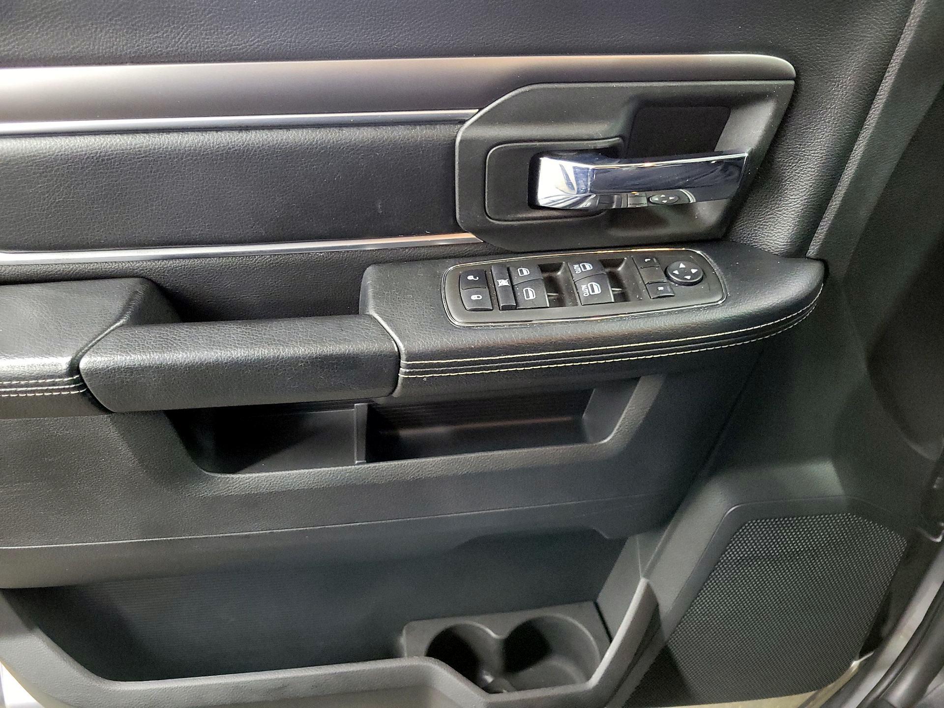 Thumbnail: 2021 RAM 1500 Classic - 12