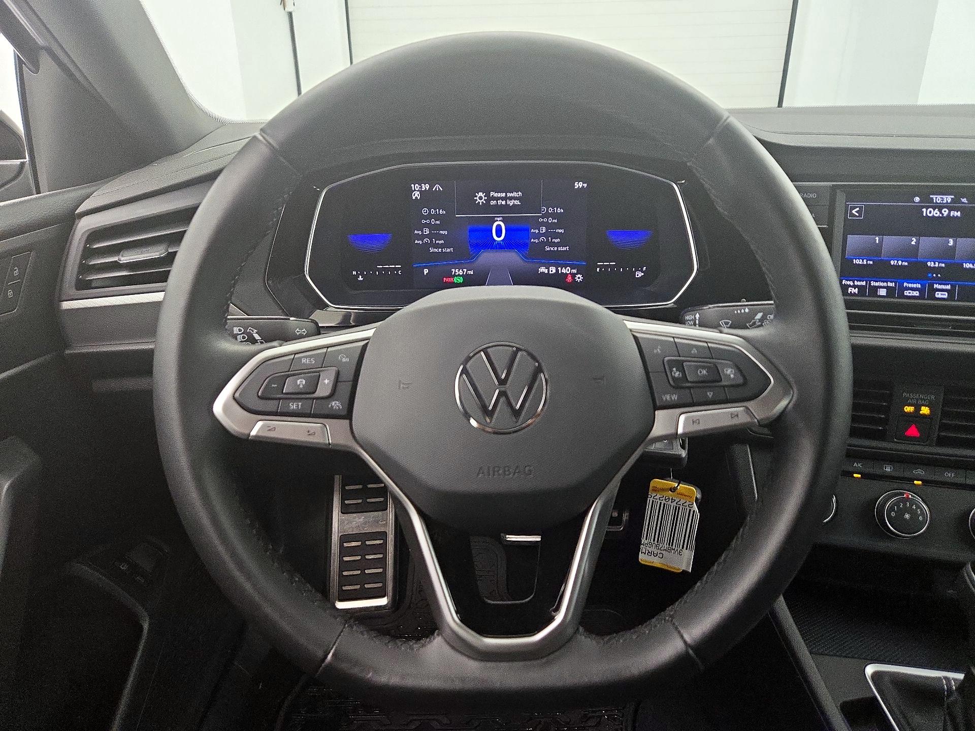 Thumbnail: 2023 Volkswagen Jetta - 10