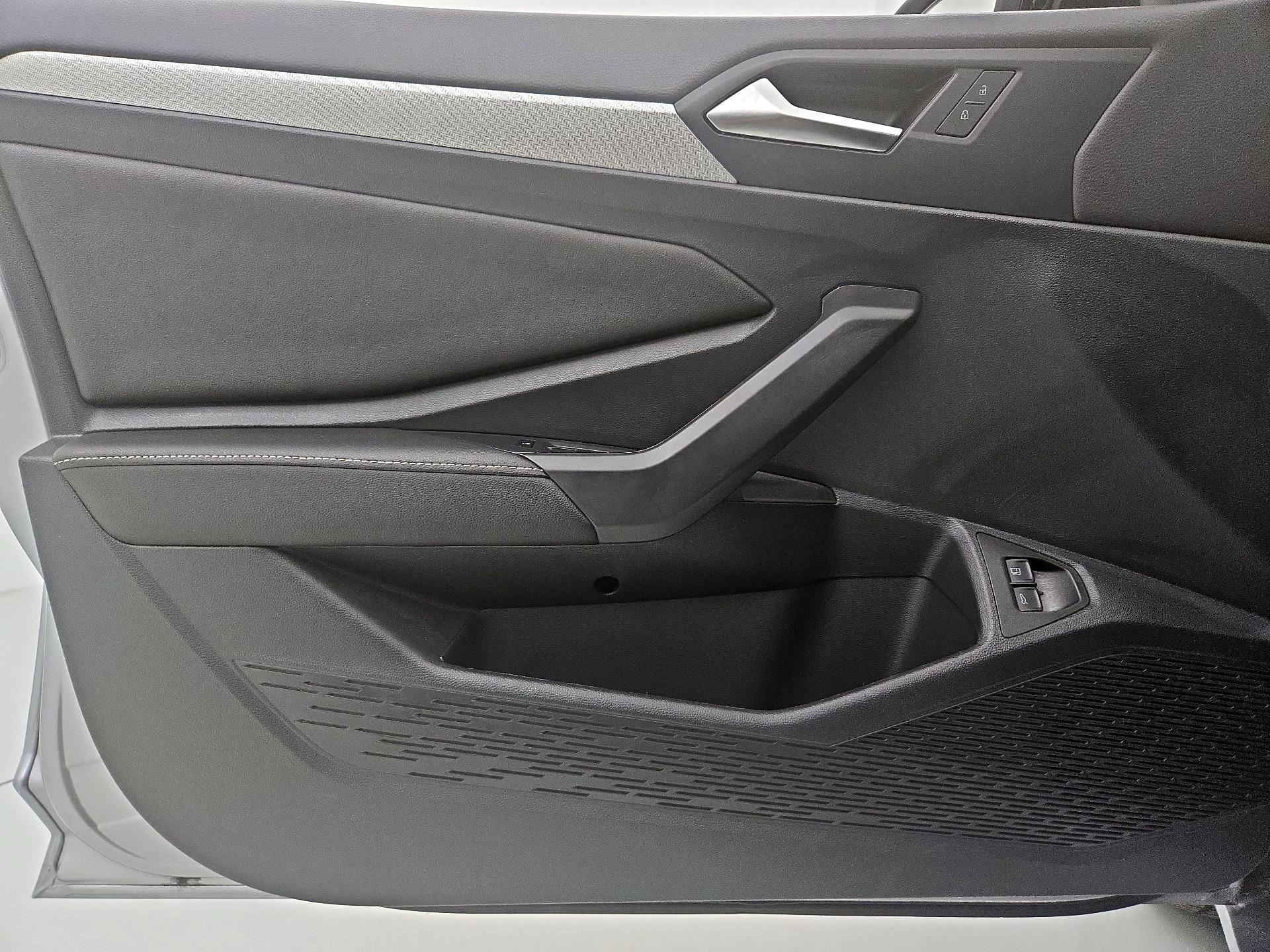 Thumbnail: 2023 Volkswagen Jetta - 12