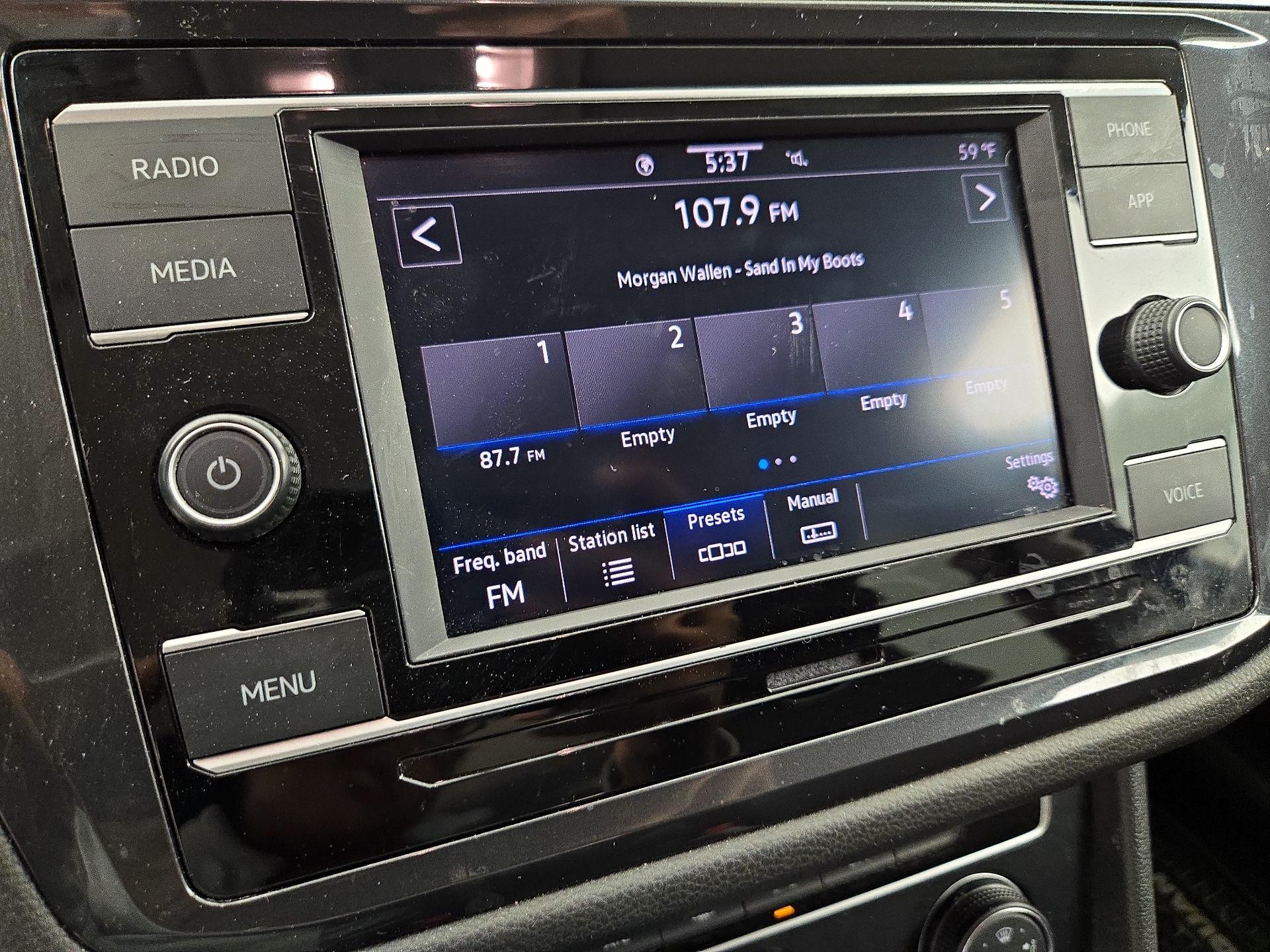 Thumbnail: 2021 Volkswagen Tiguan - 15