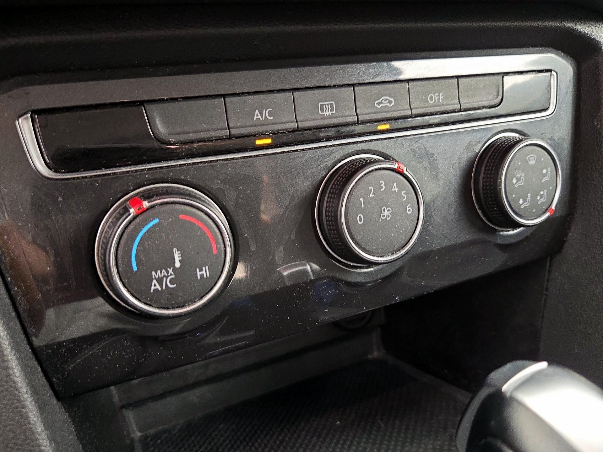 Thumbnail: 2021 Volkswagen Tiguan - 16