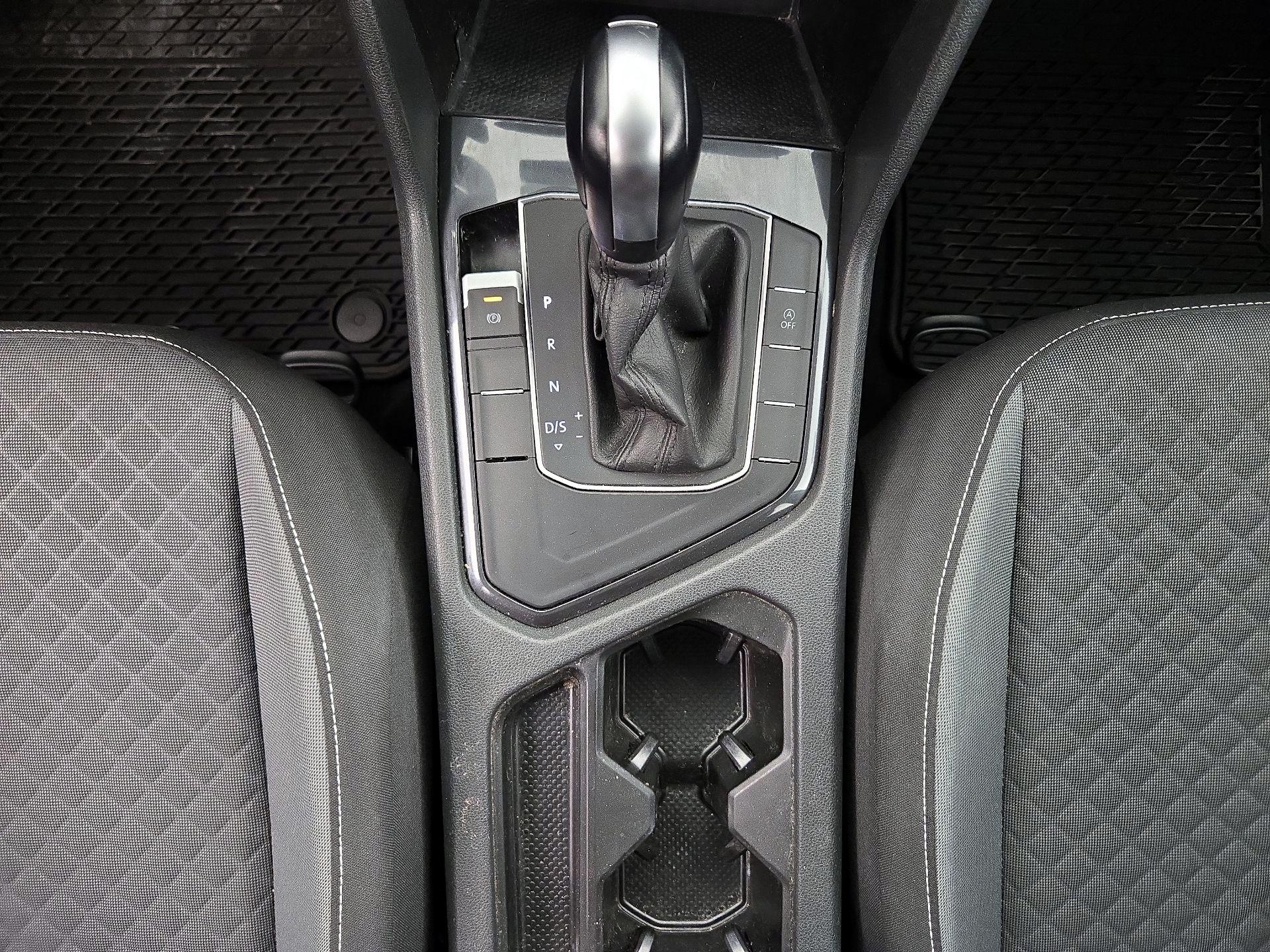 Thumbnail: 2021 Volkswagen Tiguan - 17