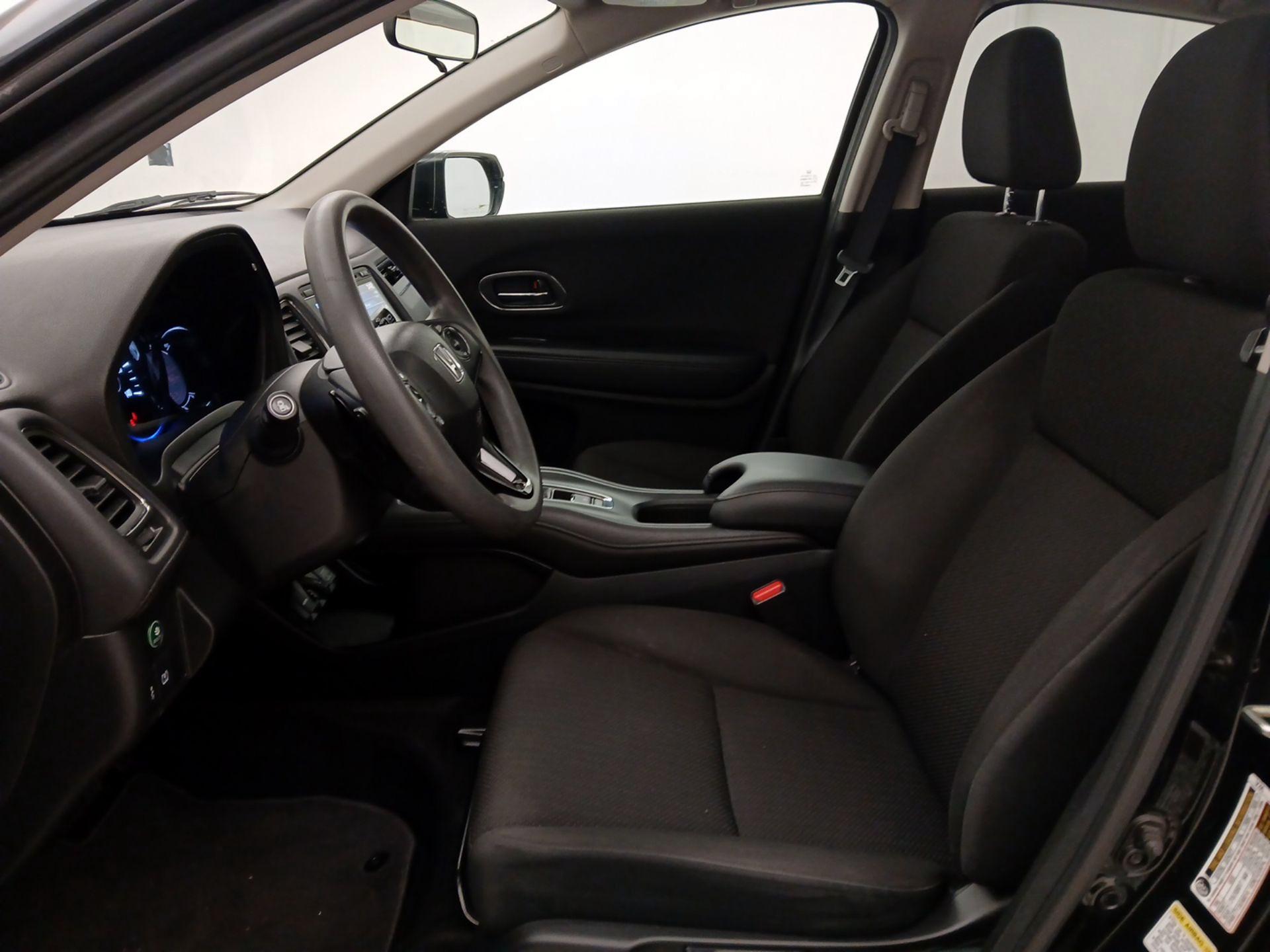 Thumbnail: 2016 Honda HR-V - 11