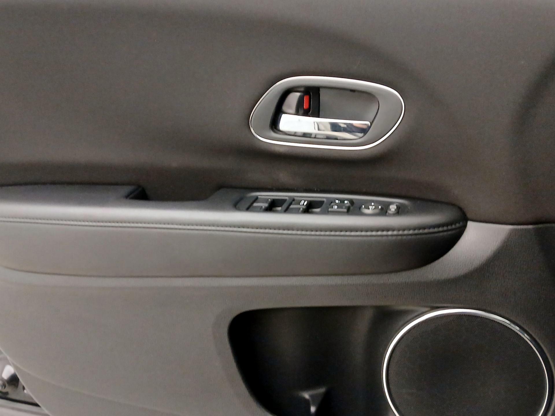 Thumbnail: 2016 Honda HR-V - 12