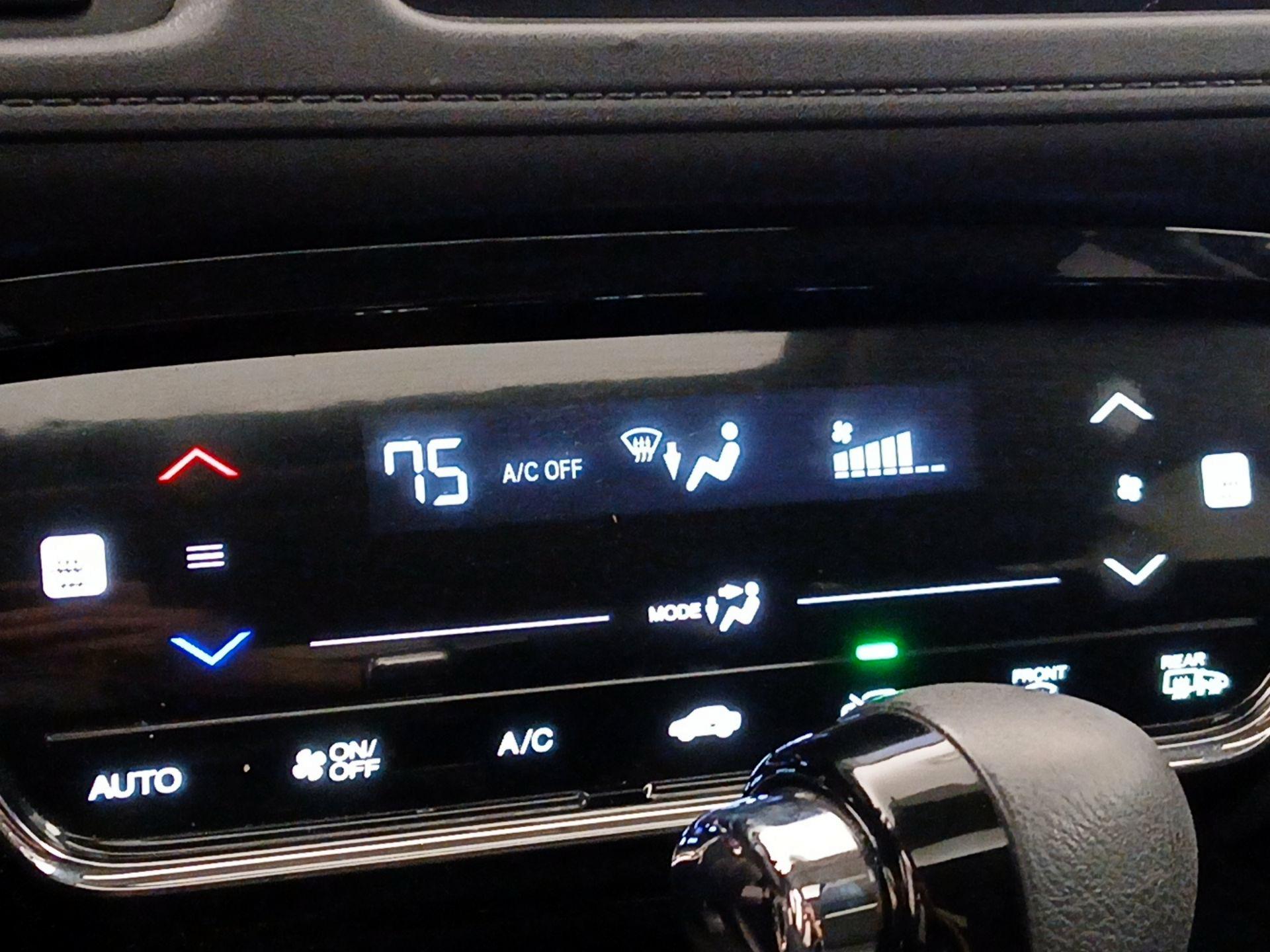 Thumbnail: 2016 Honda HR-V - 16