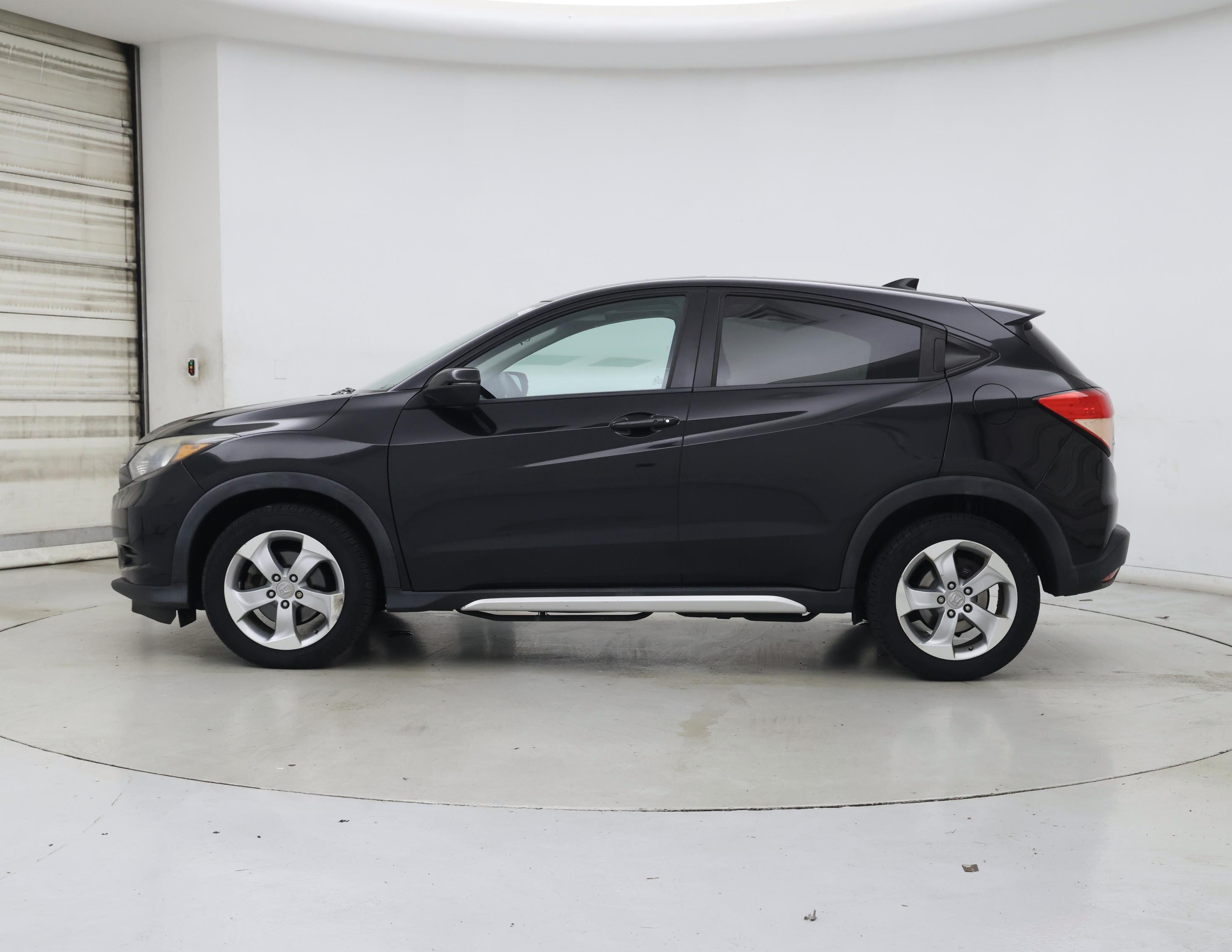 Thumbnail: 2016 Honda HR-V - 3