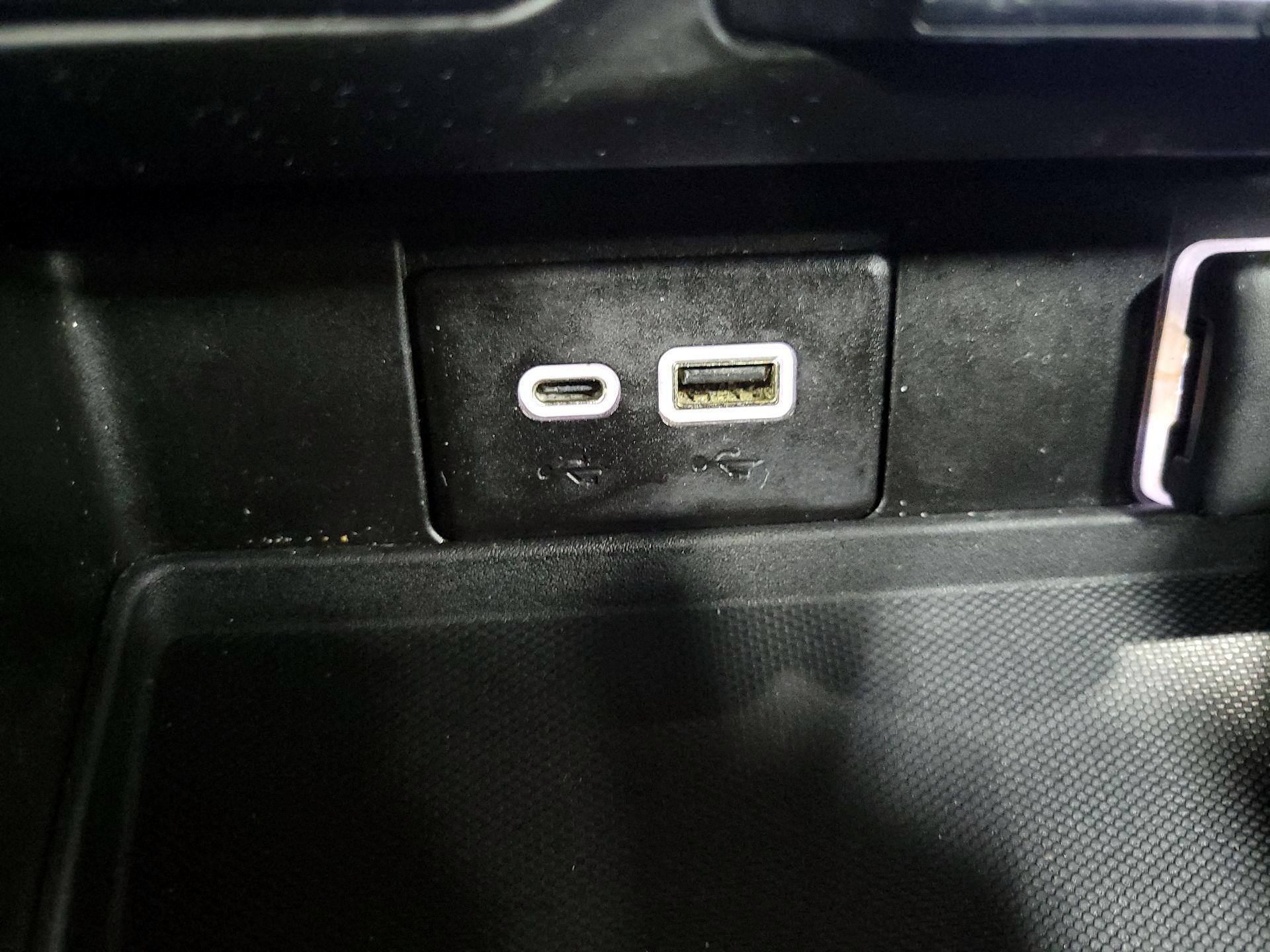 Thumbnail: 2021 Chevrolet Tahoe - 18