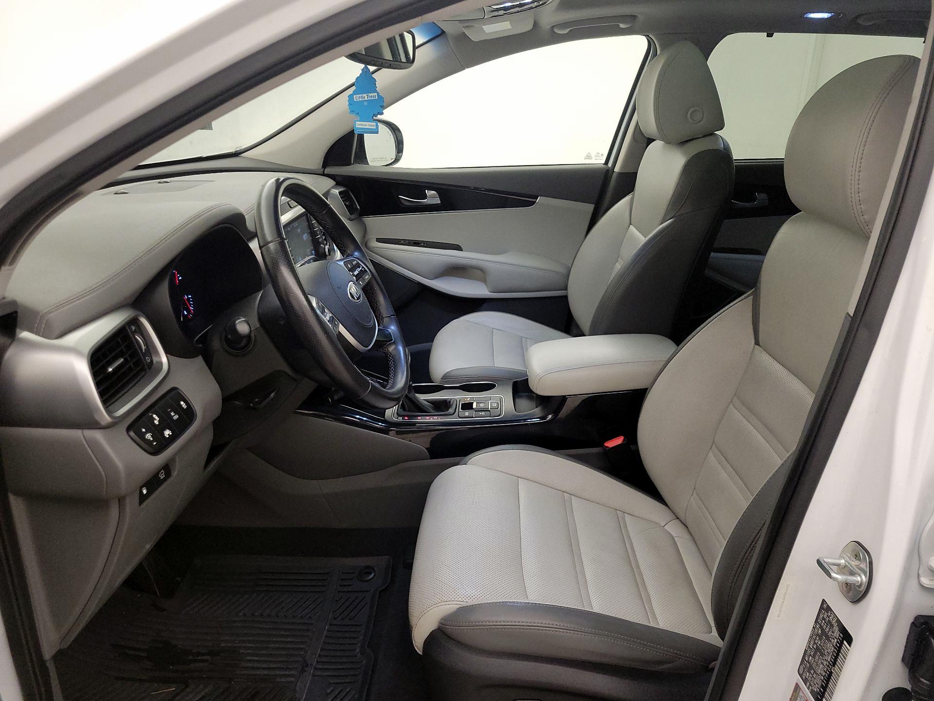 Thumbnail: 2019 Kia Sorento - 11