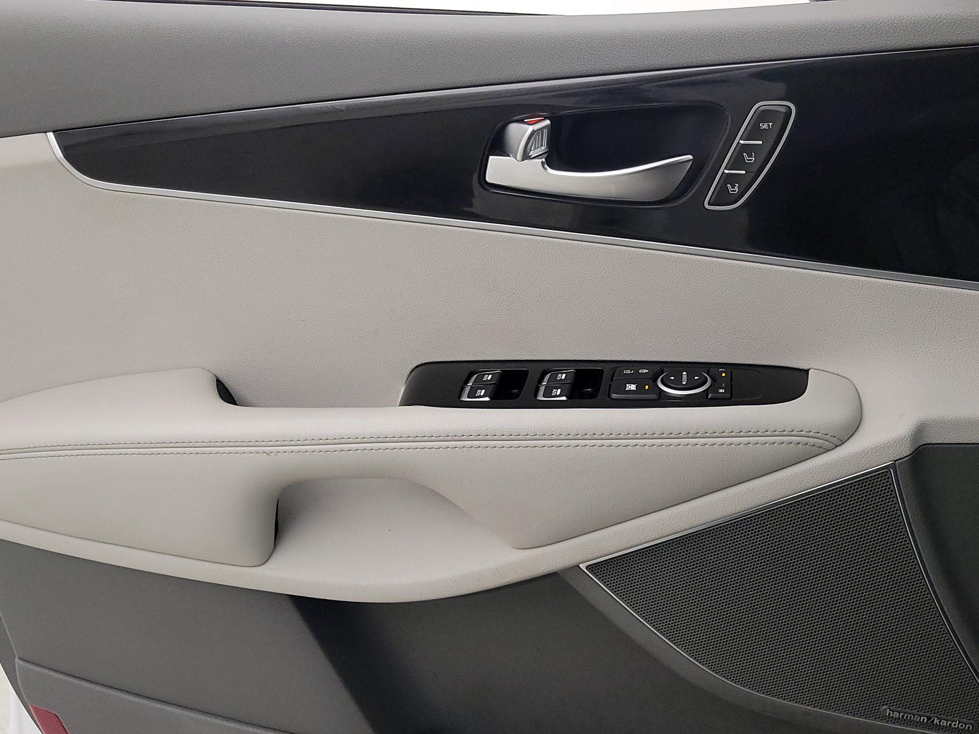 Thumbnail: 2019 Kia Sorento - 12