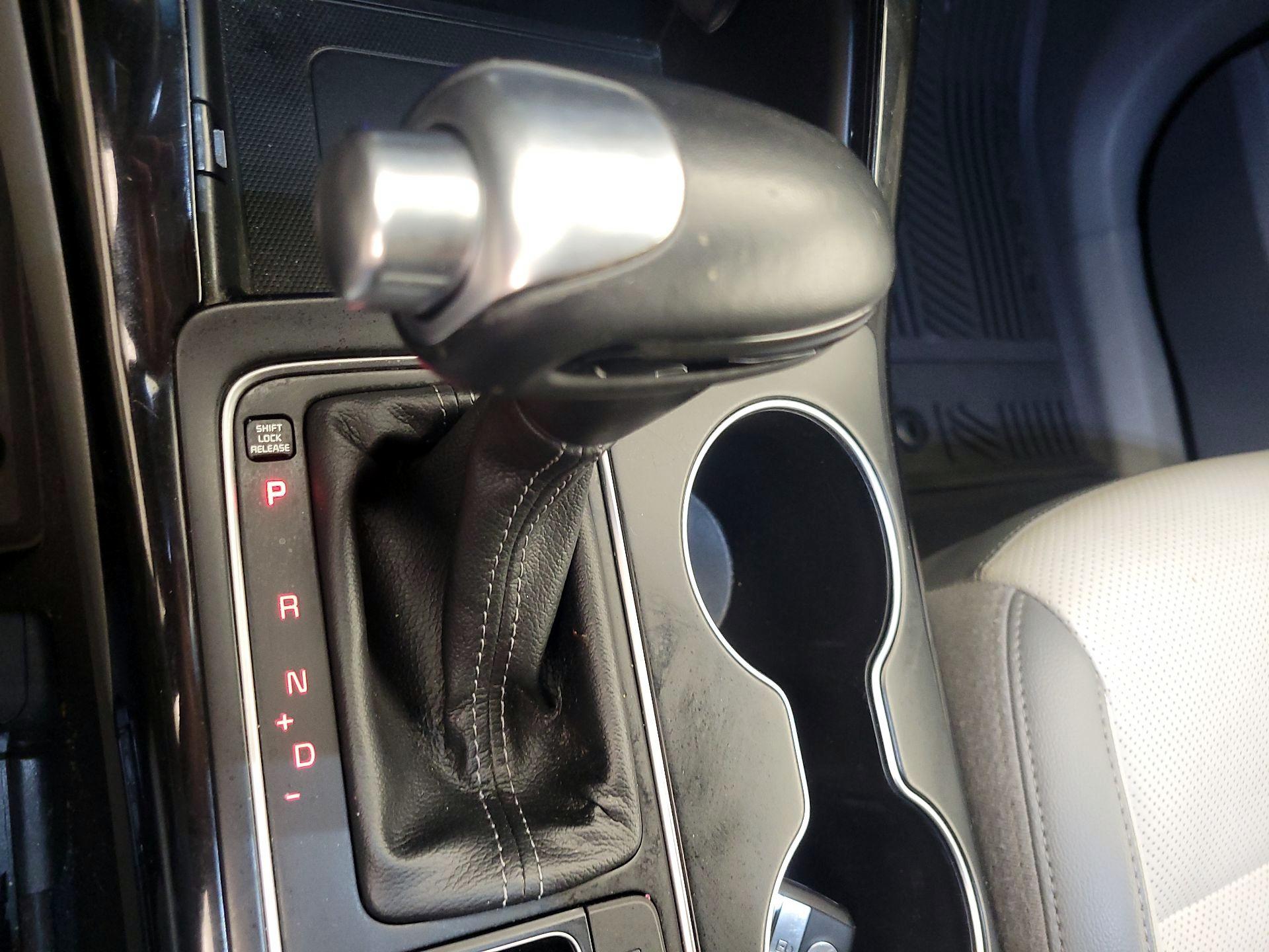 Thumbnail: 2019 Kia Sorento - 17