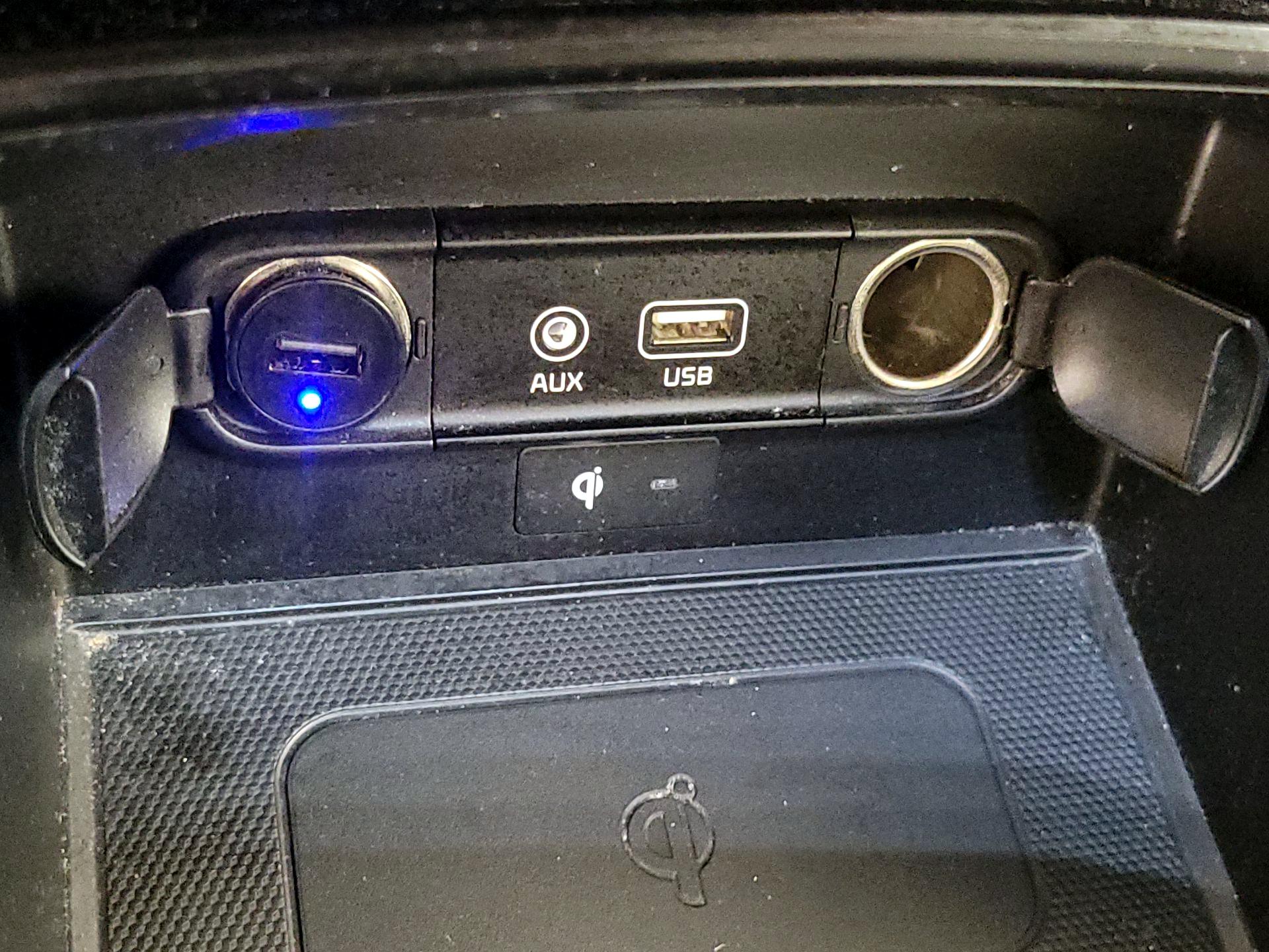 Thumbnail: 2019 Kia Sorento - 18