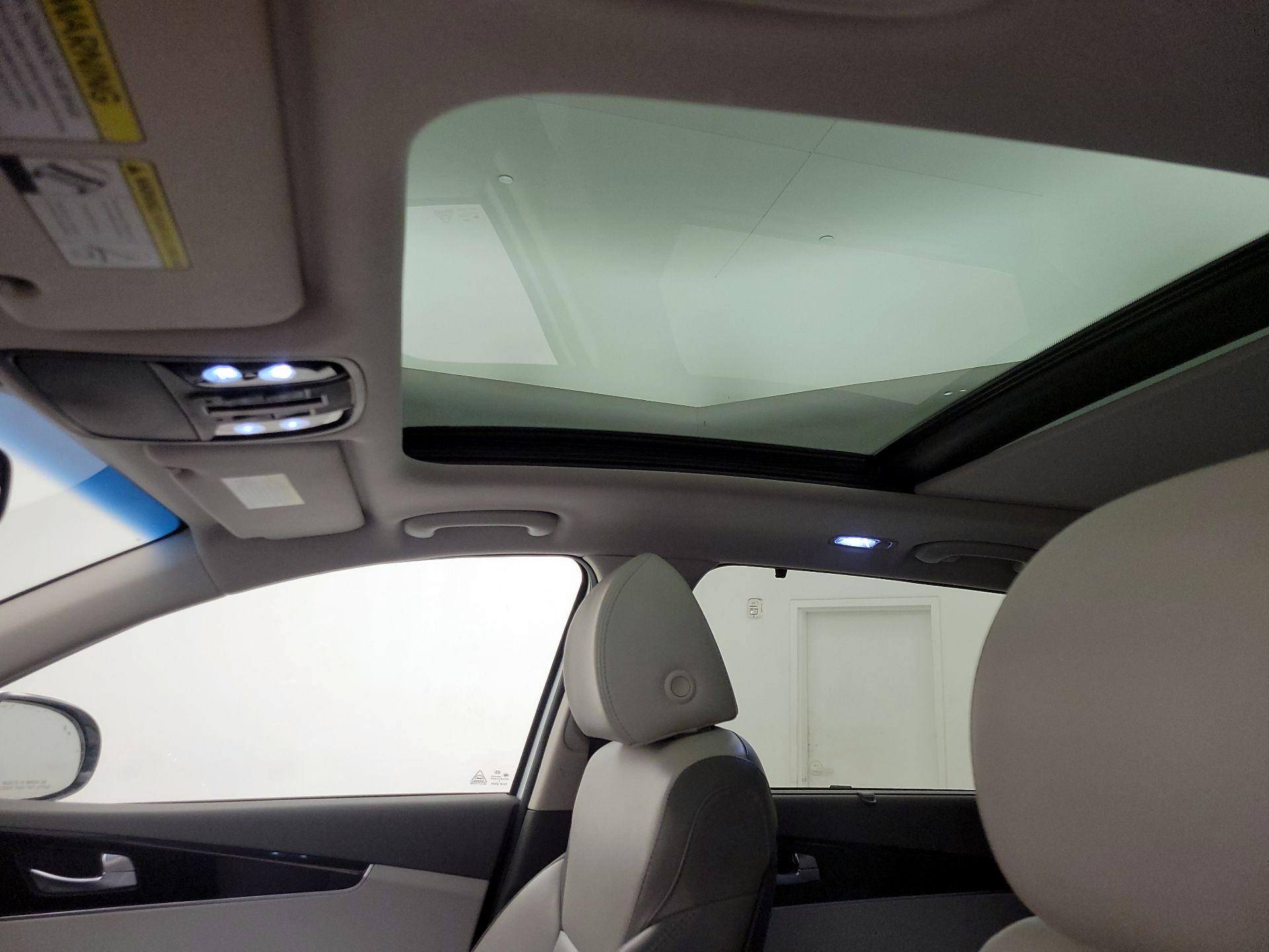 Thumbnail: 2019 Kia Sorento - 19