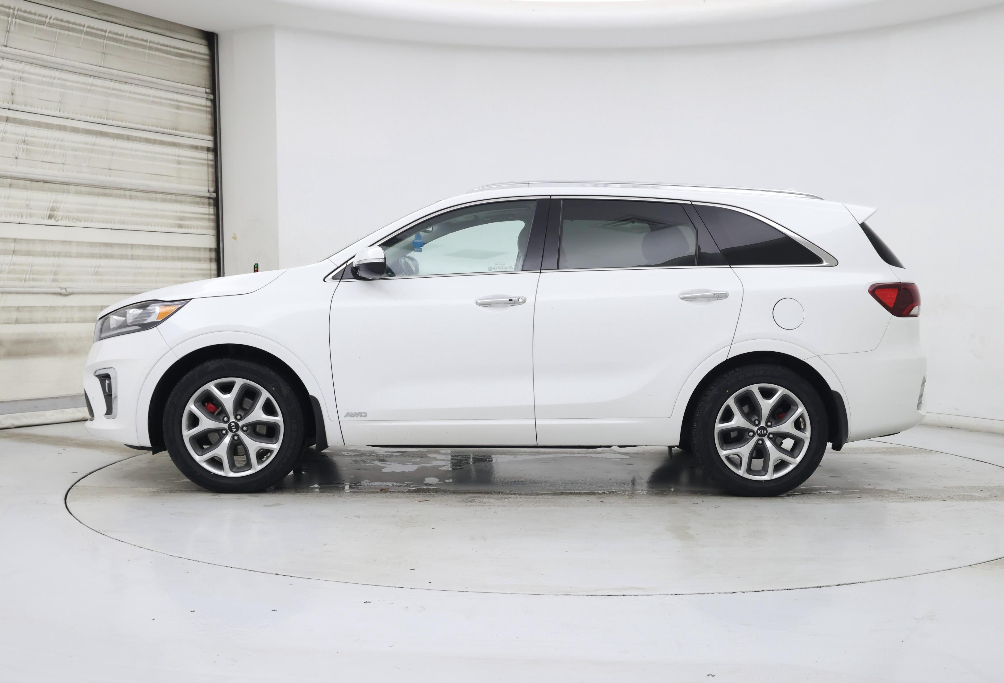 Thumbnail: 2019 Kia Sorento - 3