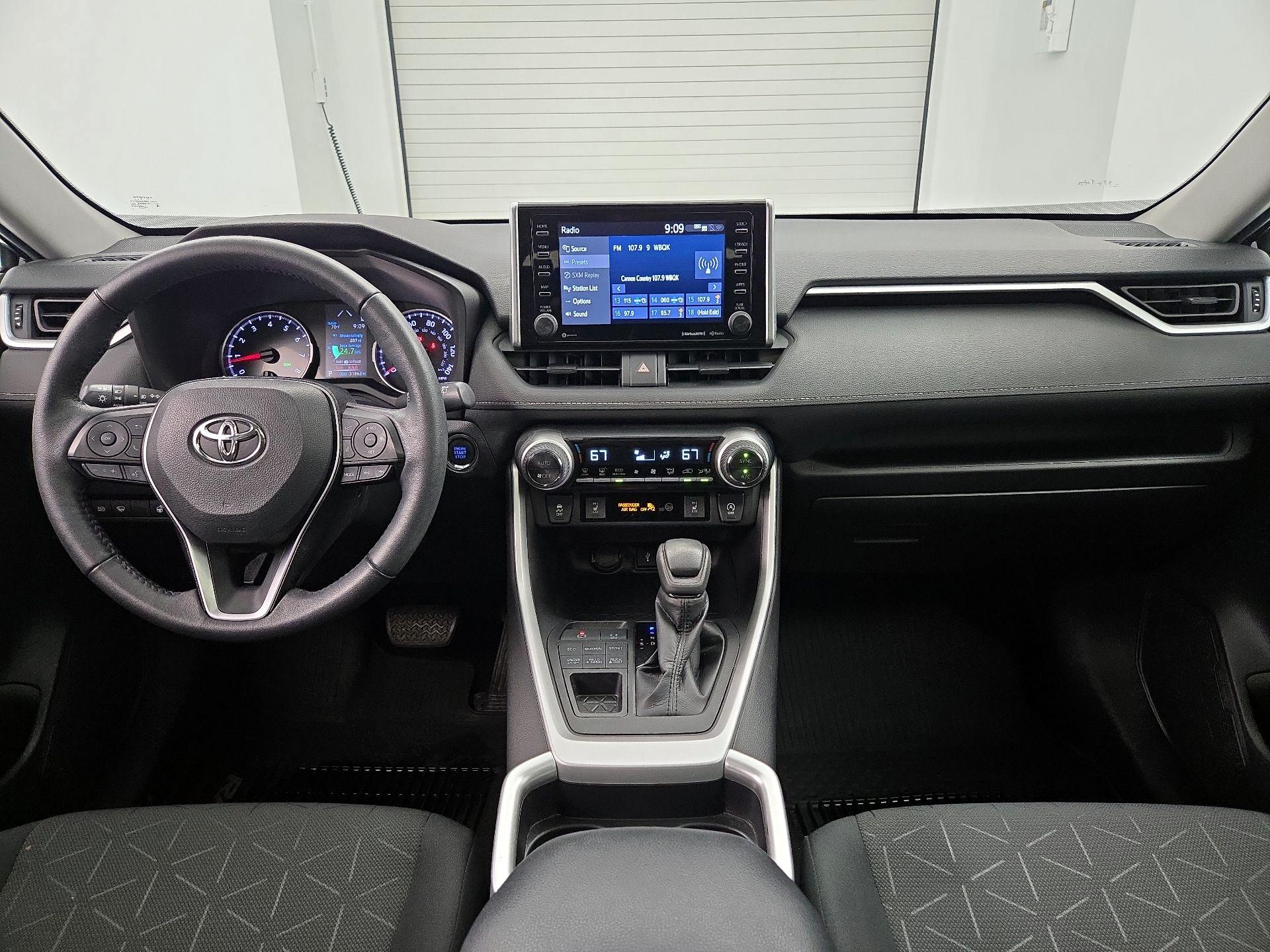 Thumbnail: 2021 Toyota RAV4 - 9