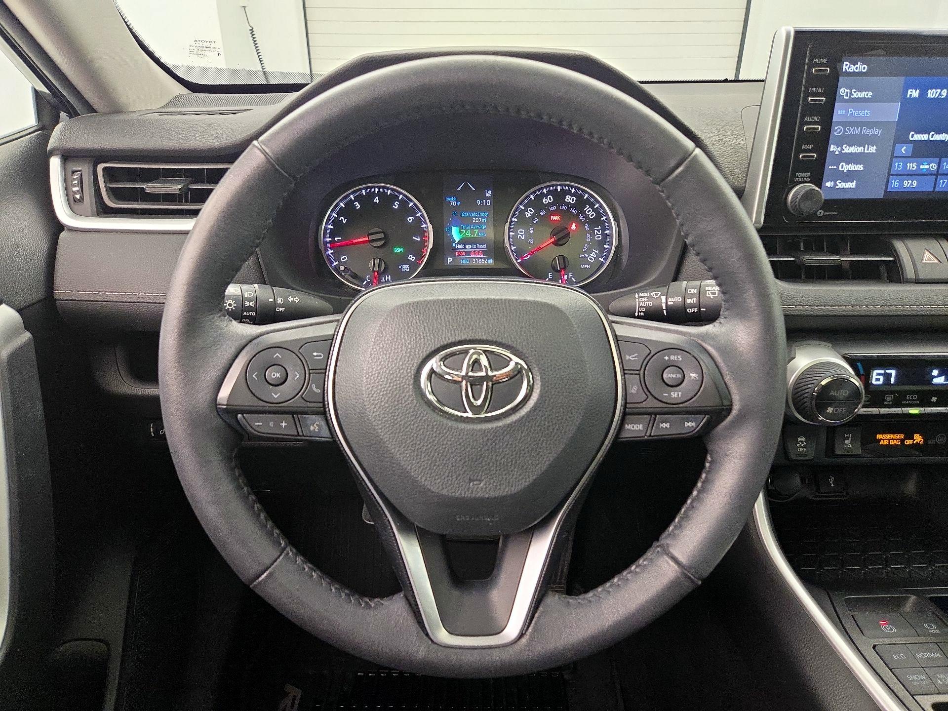 Thumbnail: 2021 Toyota RAV4 - 10